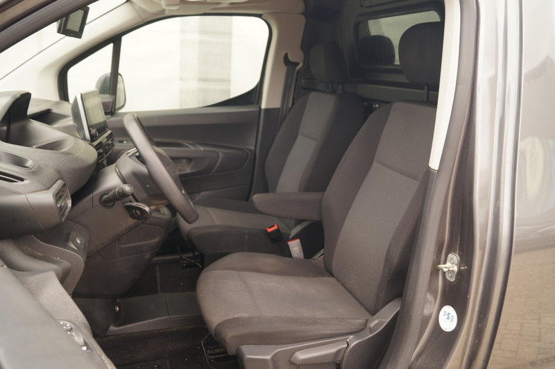 Peugeot Partner 1.5 BlueHDI Asphalt -NAVI-CAM-DAB- — photo 7