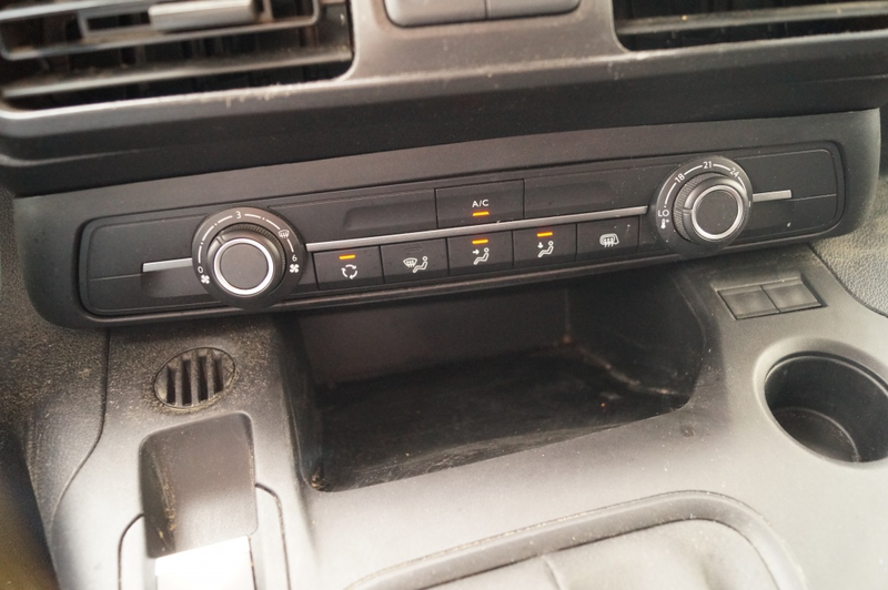 Peugeot Partner 1.5 BlueHDI Asphalt -NAVI-CAM-DAB- — photo 18