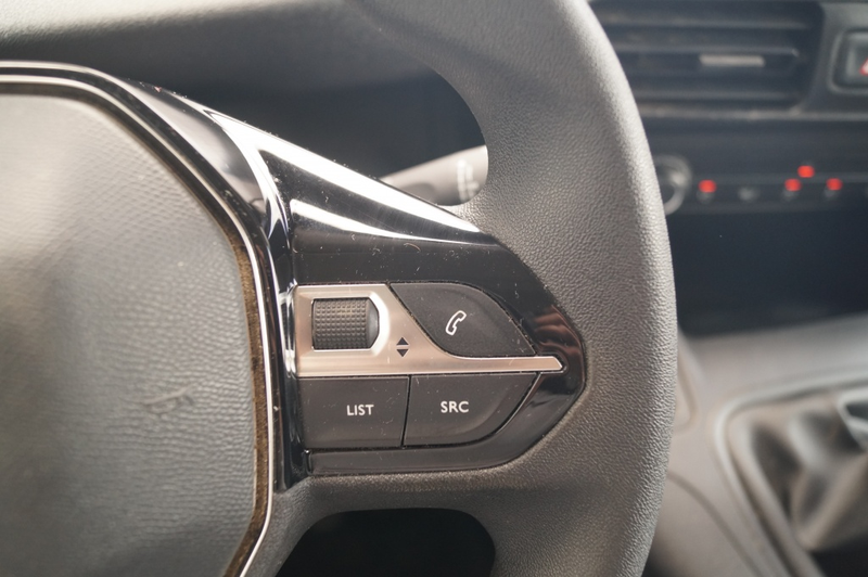Peugeot Partner 1.5 BlueHDI Asphalt -NAVI-CAM-DAB- — photo 26