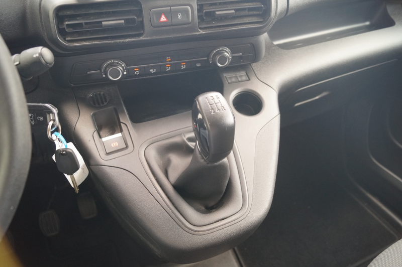Peugeot Partner 1.5 BlueHDI Asphalt -NAVI-CAM-DAB- — photo 20