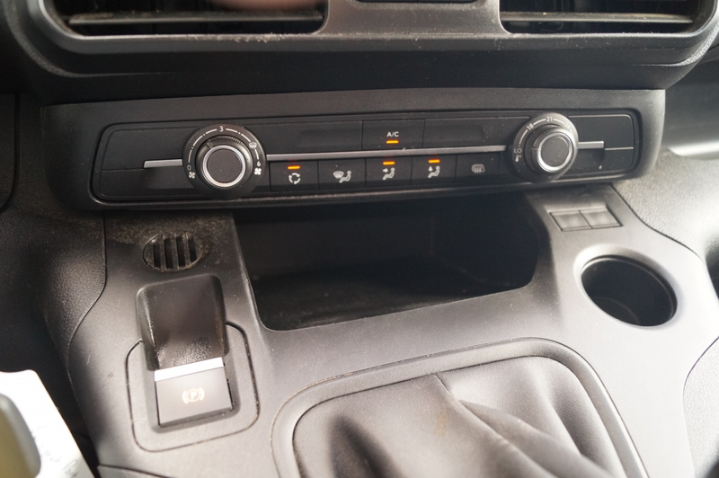 Peugeot Partner 1.5 BlueHDI Asphalt -NAVI-CAM-DAB- — photo 21