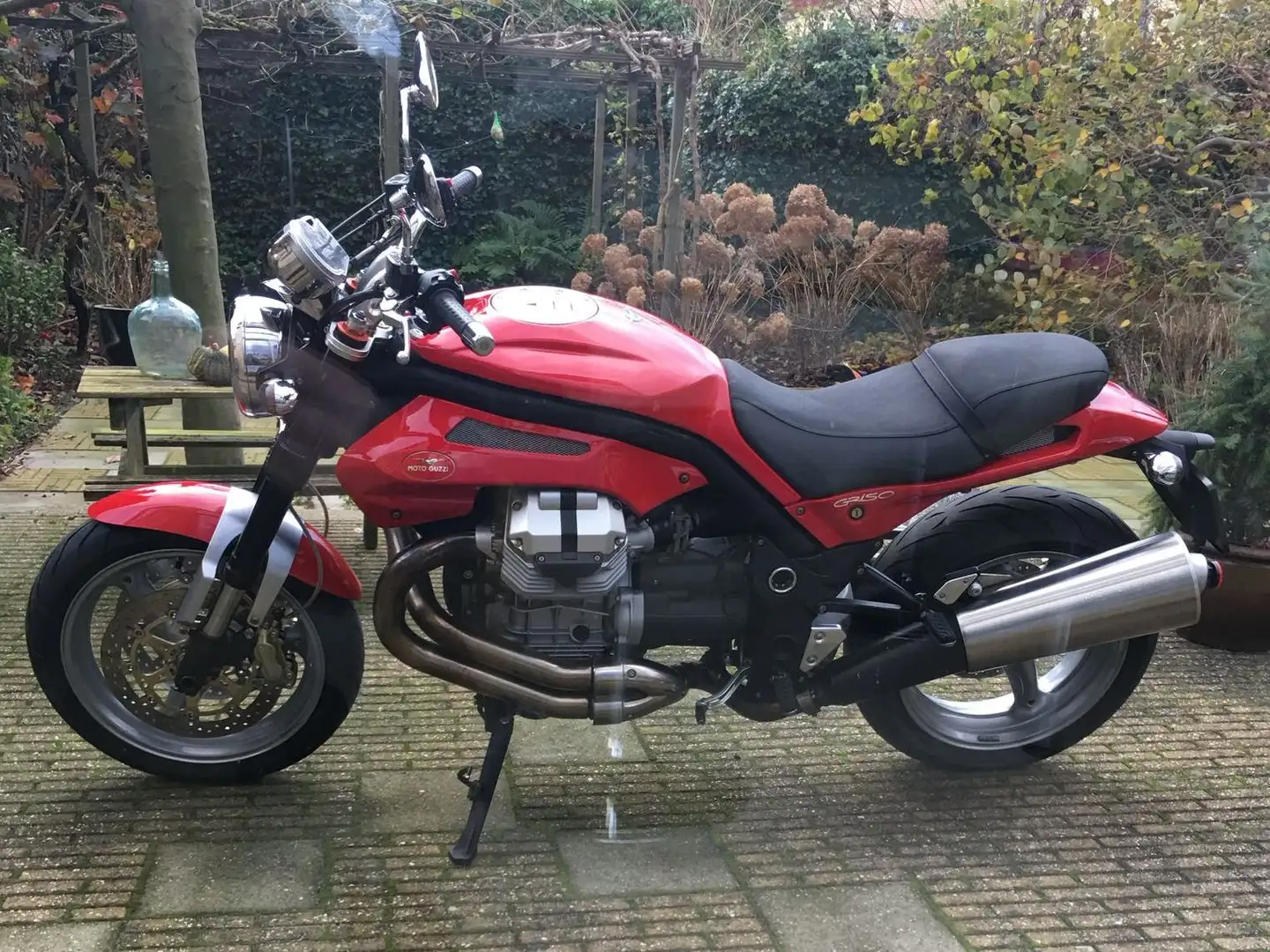 Moto Guzzi Griso 850 Rood - 2