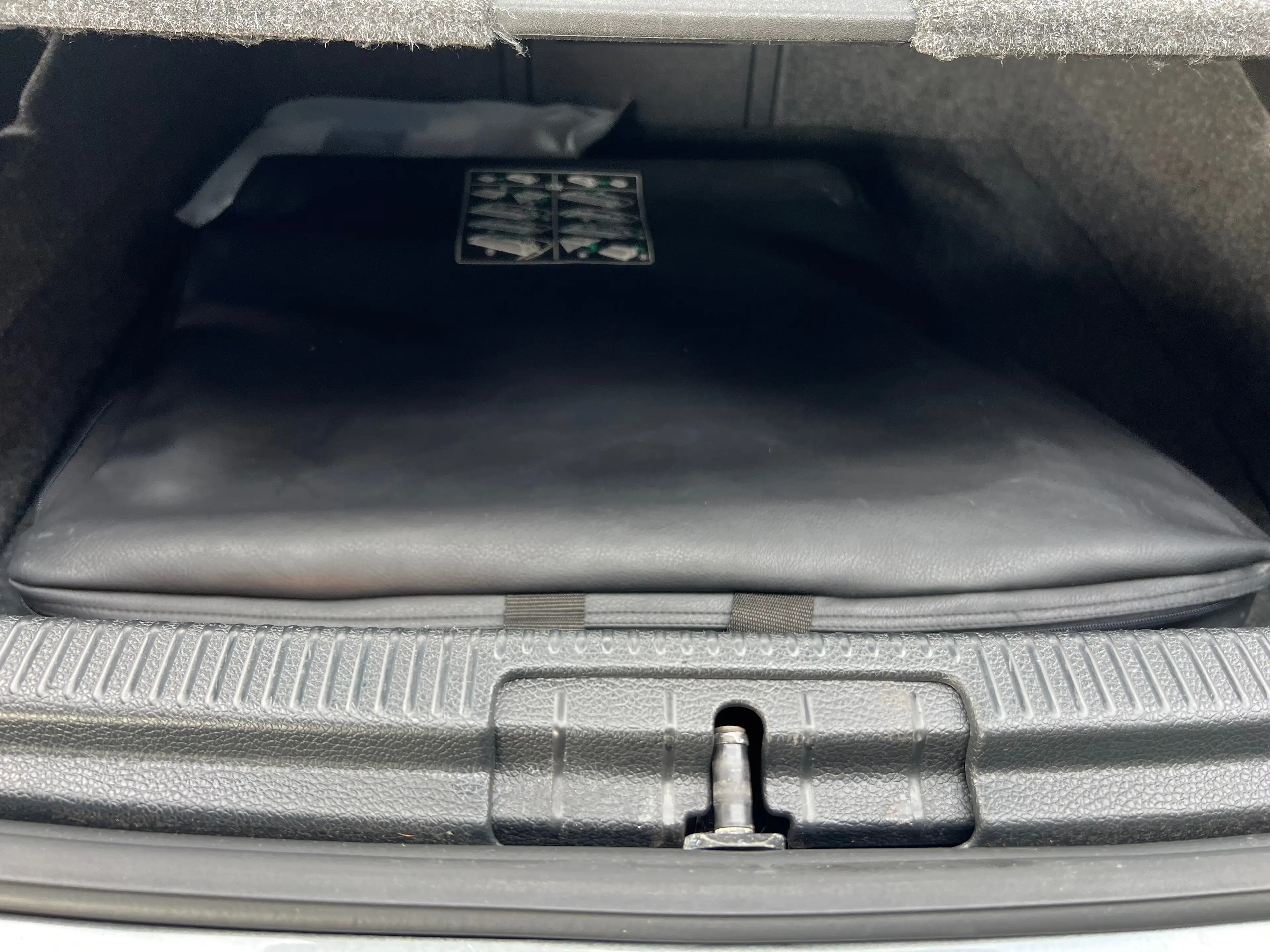 Volkswagen Eos Basis / Cabrio / NAVI — photo 12