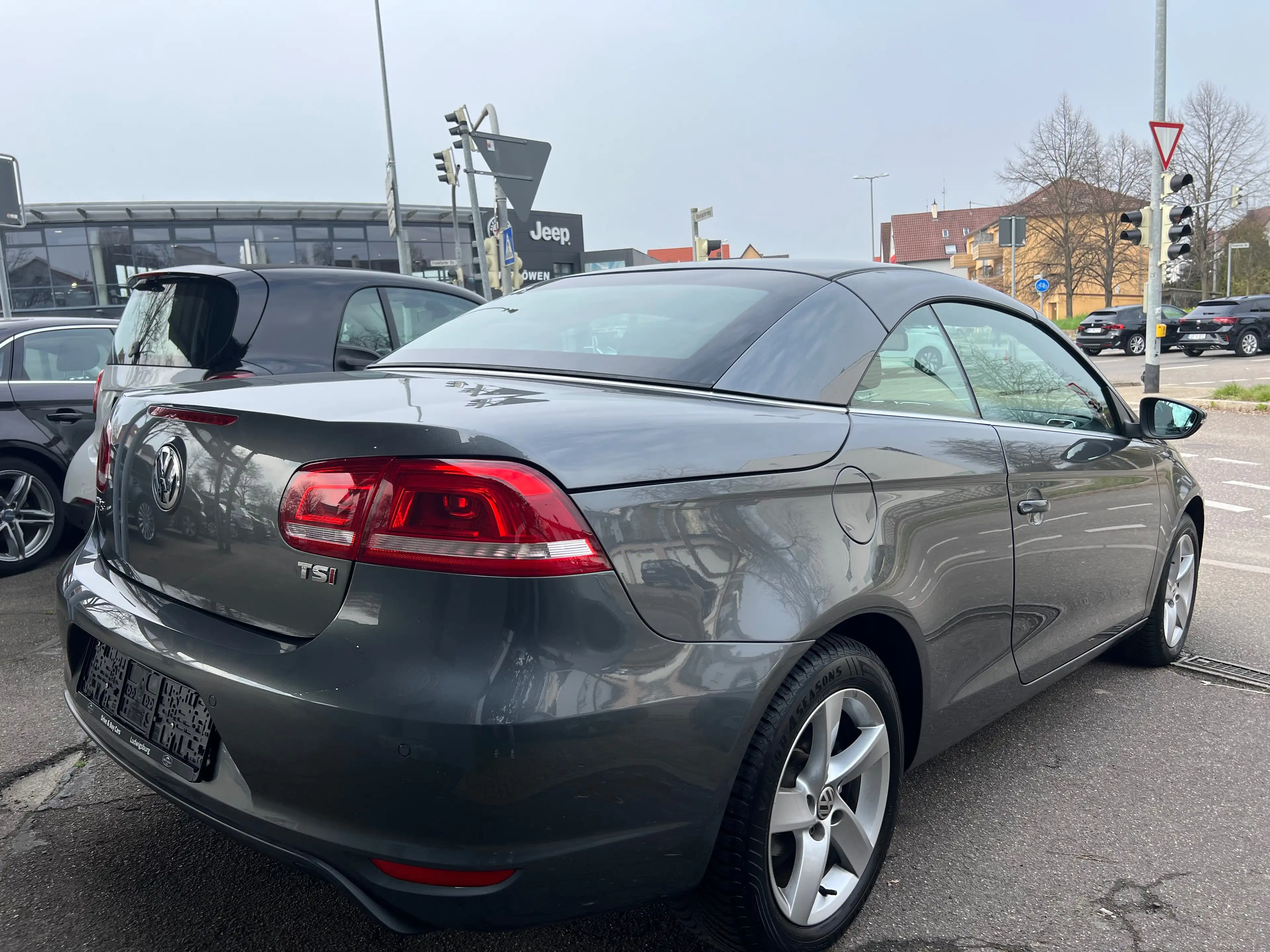 Volkswagen Eos Basis / Cabrio / NAVI — photo 9