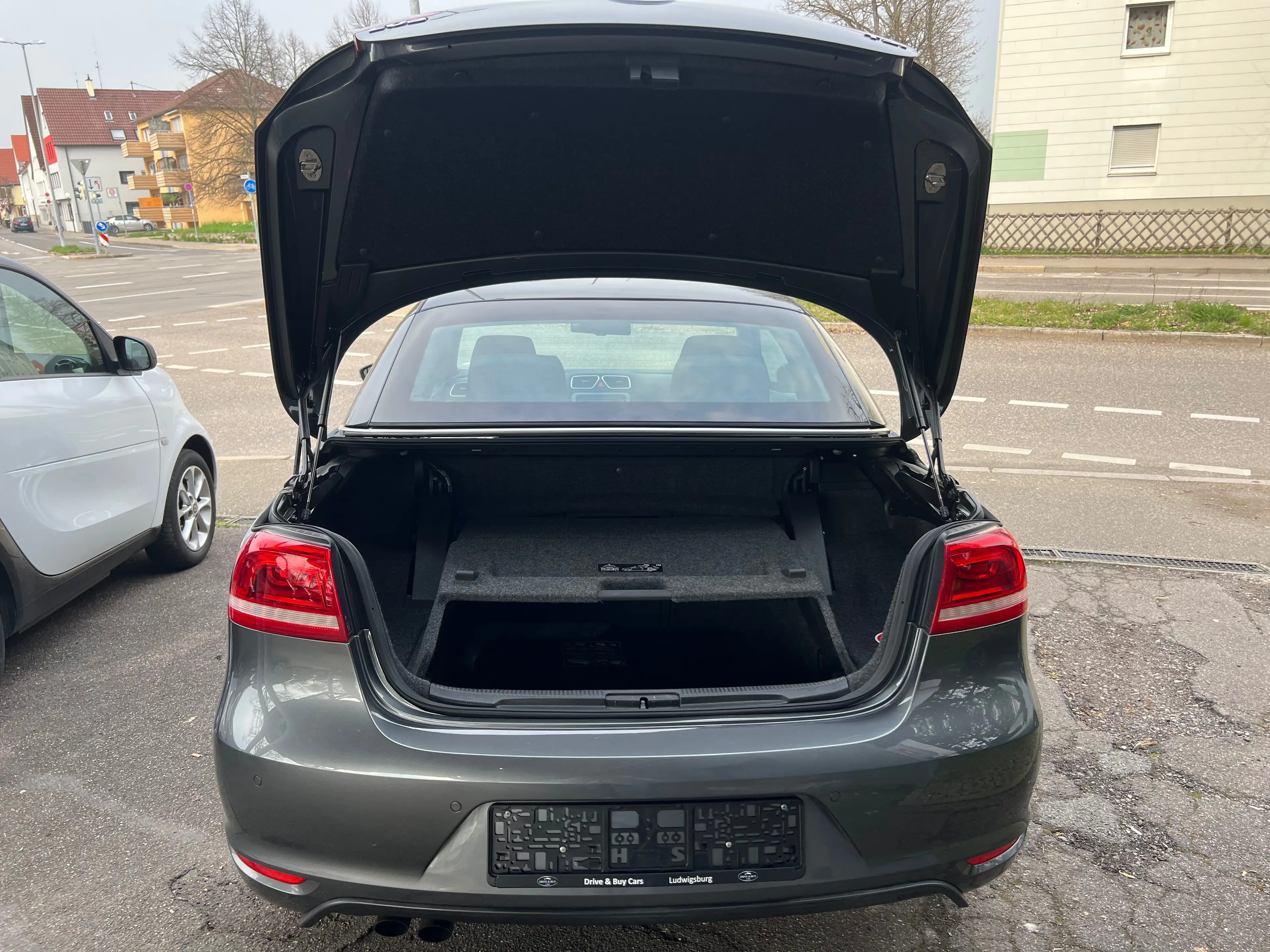 Volkswagen Eos Basis / Cabrio / NAVI — photo 11