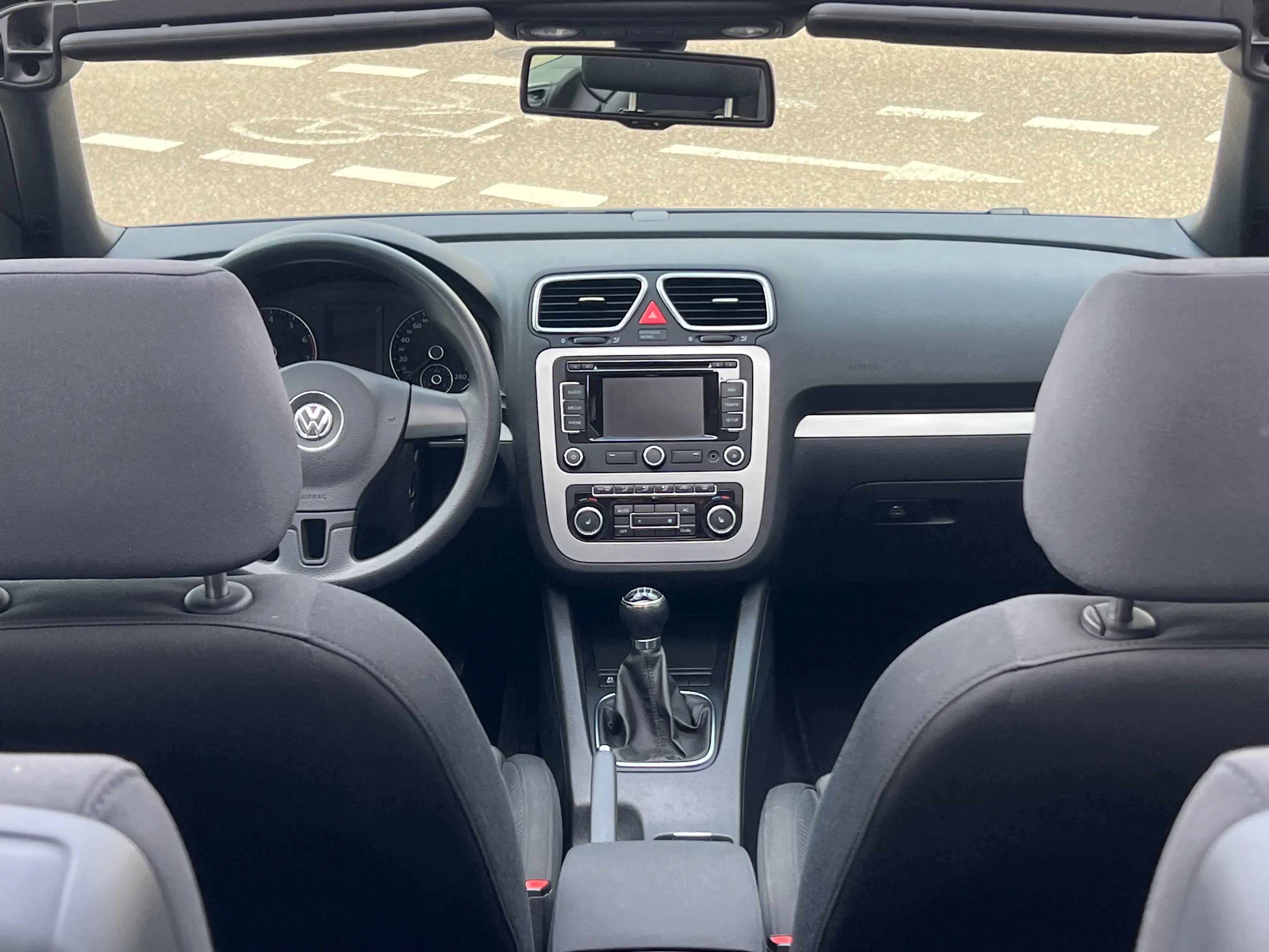 Volkswagen Eos Basis / Cabrio / NAVI — photo 13