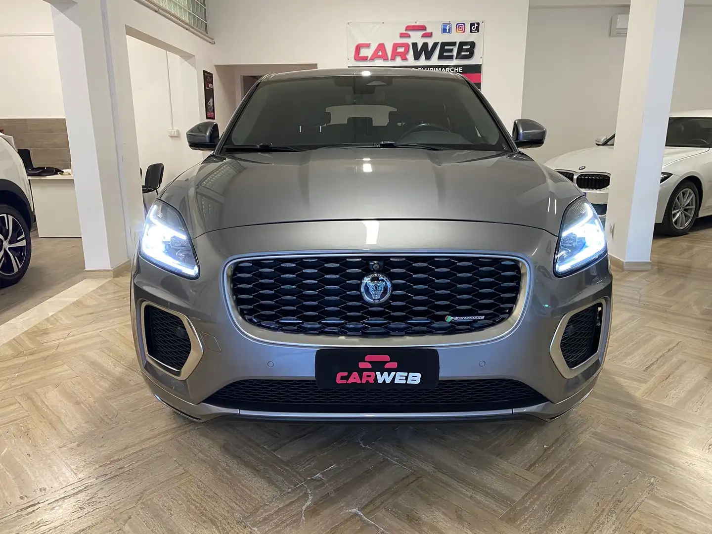 Jaguar E-Pace JAGUAR E-PACE R-DYNAMIC SE 2.0D AWD Cam 2021 Gris - 2
