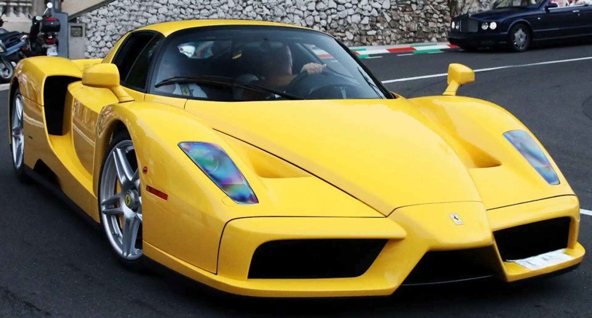 Ferrari Enzo Ferrari 6.0 Žlutá - 1