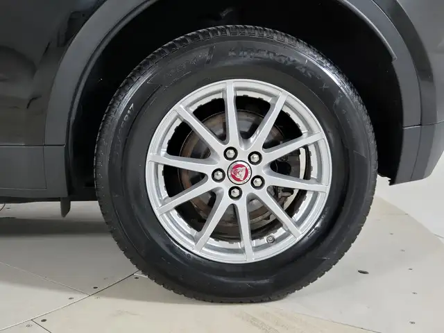 Jaguar E-Pace view 9