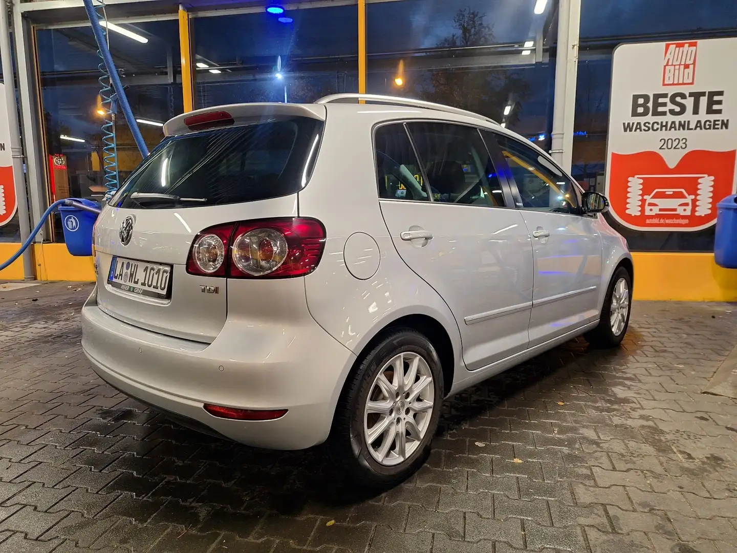 Volkswagen Golf 1.6 TDI DPF DSG Style Grau - 2