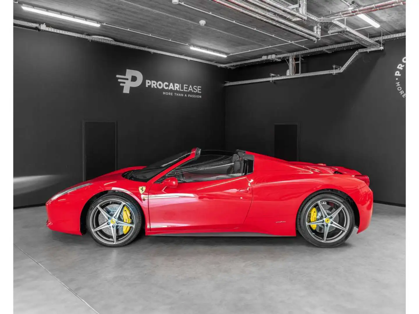 Ferrari 458 V8 4.5/458 SPIDER/CARBON LENKRAD/ FERRARI SERVICE Rood - 2