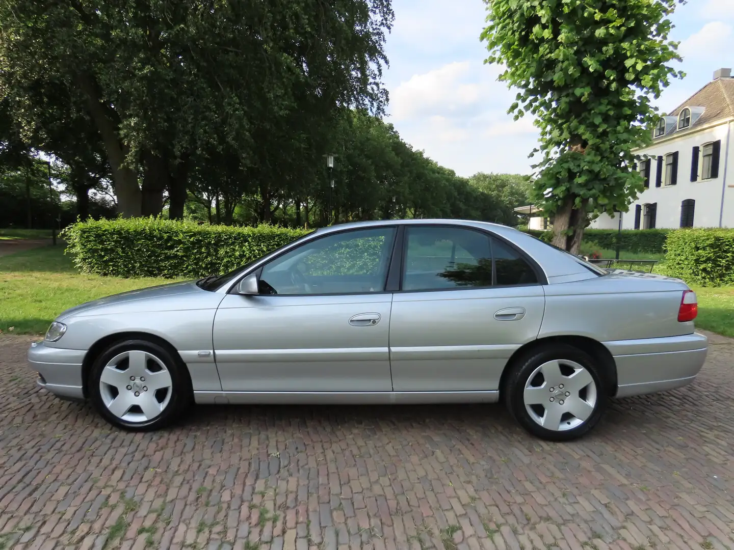 Opel Omega 3.2i V6 Executive 218 PK !!! ***NL Auto***Youngtim Grau - 2