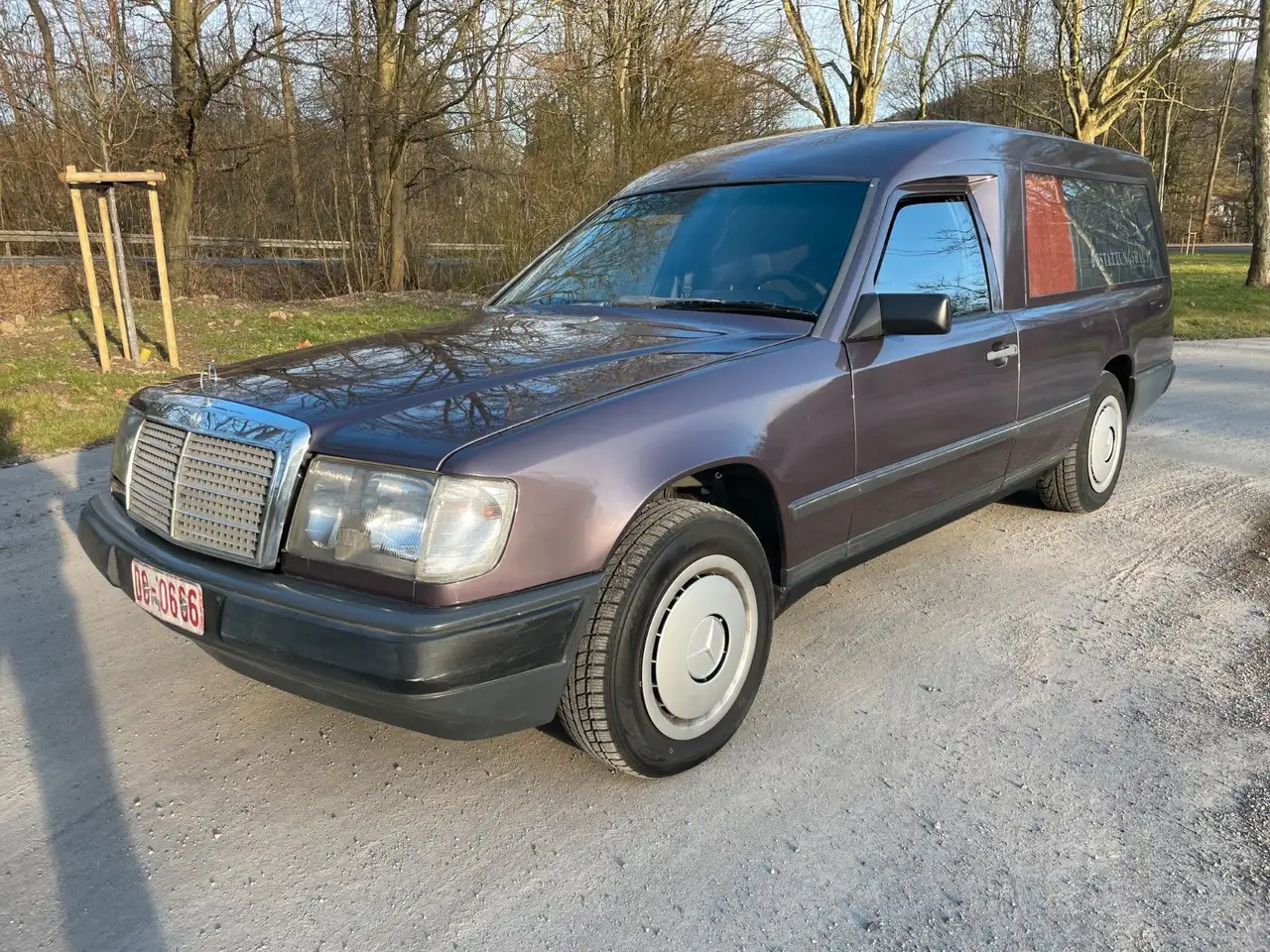 Mercedes-Benz E 230