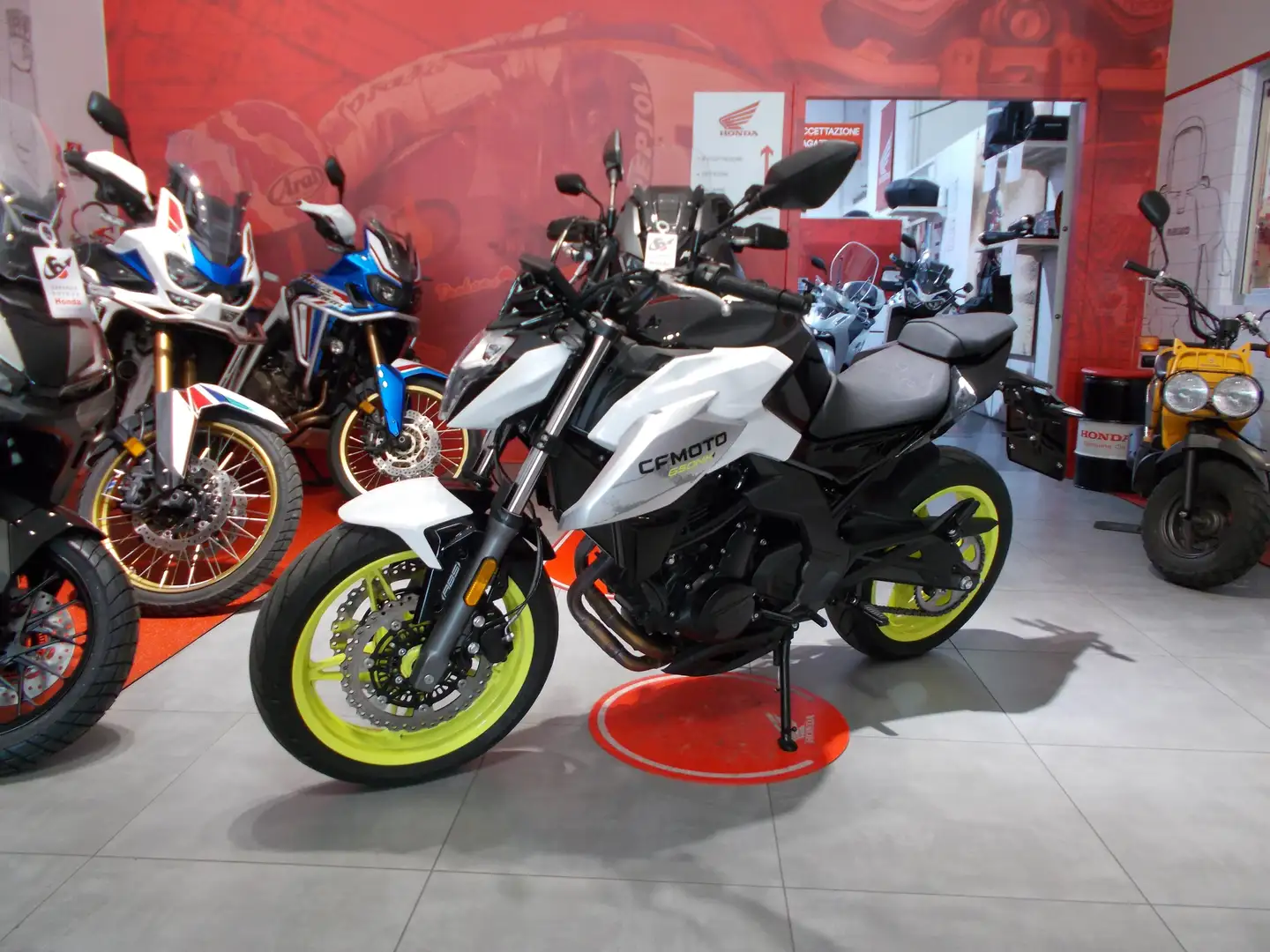 CFMOTO 650 NK Bianco - 2