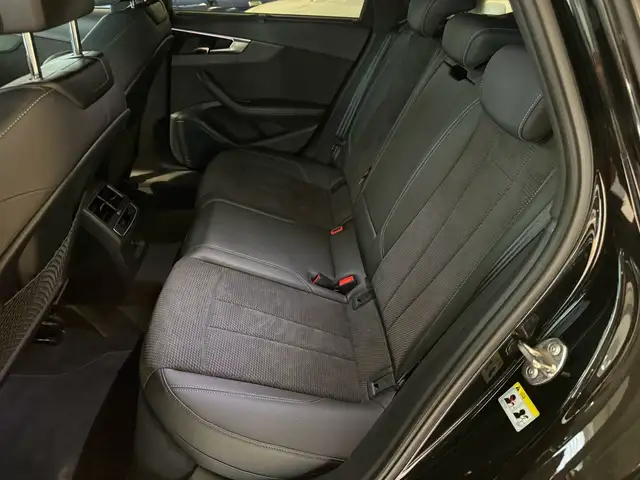 Audi A4 view 12