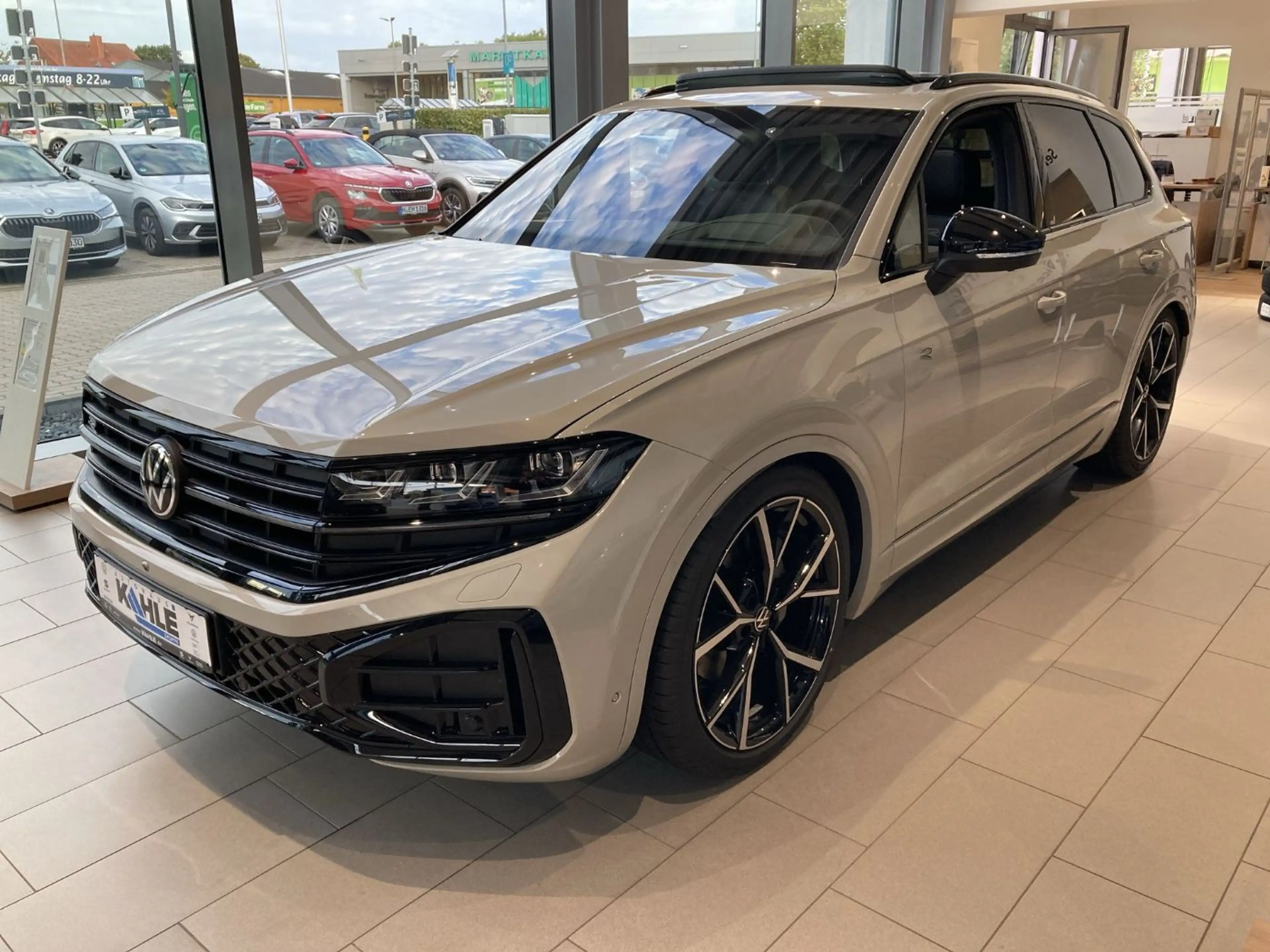Volkswagen Touareg R-Line V6 TDI 4MOTION - 8-Gang-Automatik (Tiptroni — photo 2