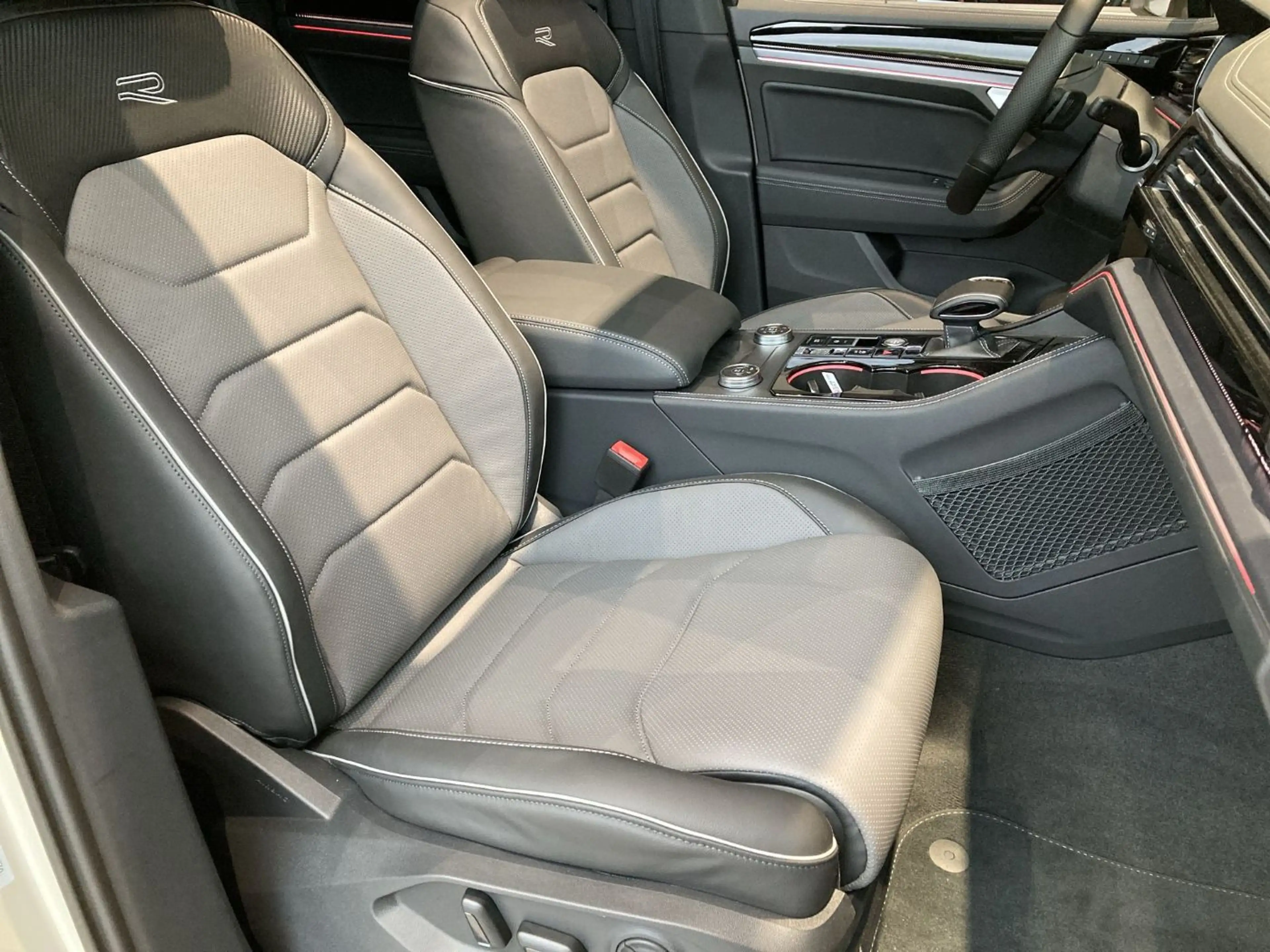 Volkswagen Touareg R-Line V6 TDI 4MOTION - 8-Gang-Automatik (Tiptroni — photo 15