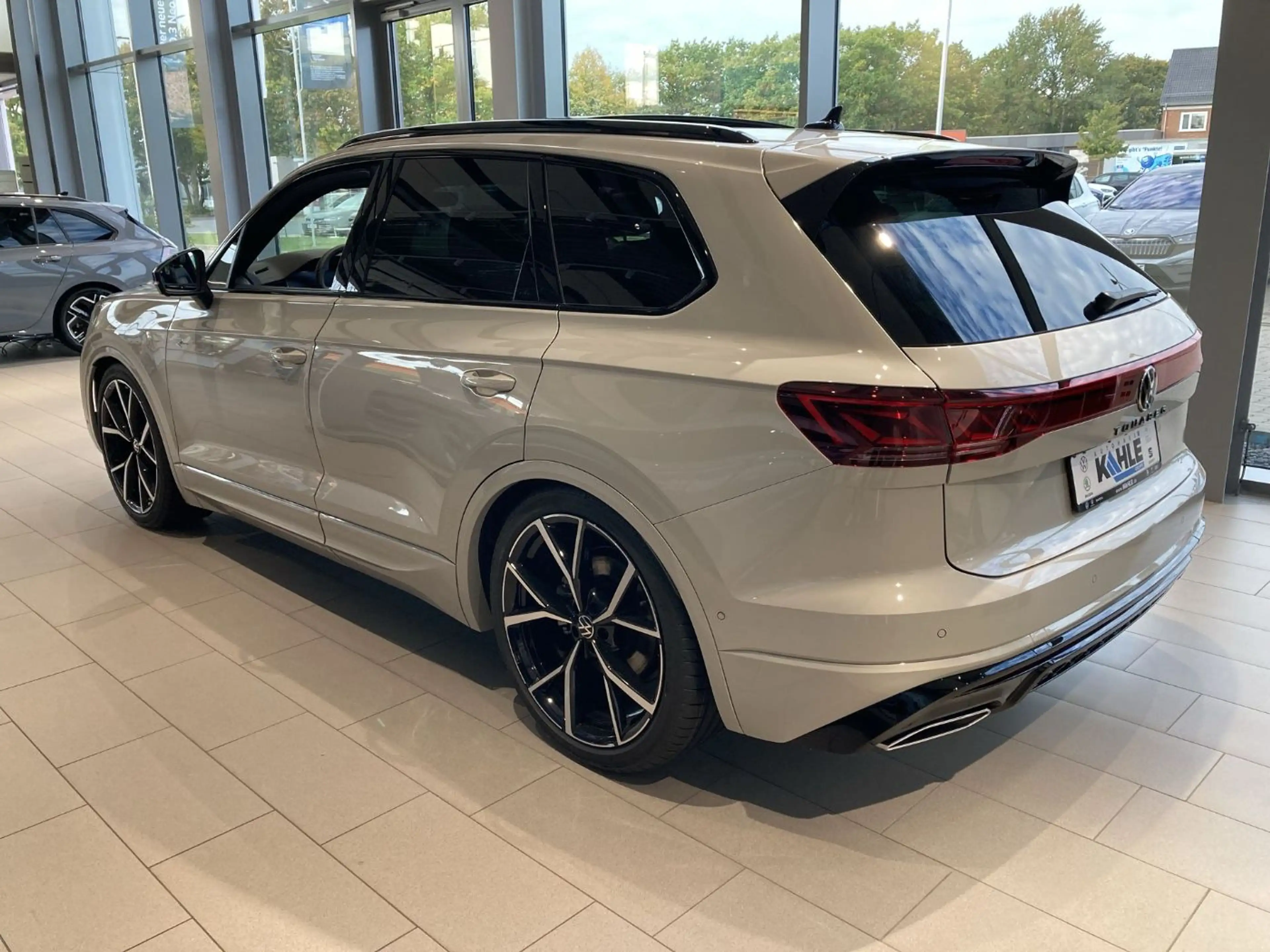 Volkswagen Touareg R-Line V6 TDI 4MOTION - 8-Gang-Automatik (Tiptroni — photo 6