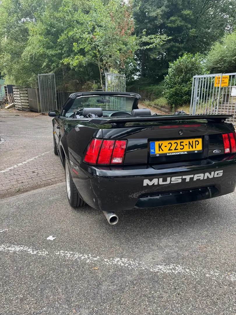 Ford Mustang 3.8 V6 Convertible Zwart - 1