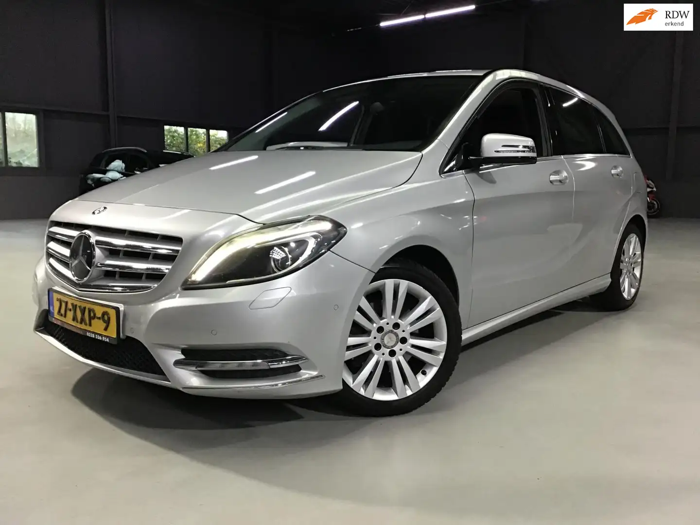 Mercedes-Benz B 200 Ambition I Automaat I Trekhaak I Hoge instap I Cru Zilver - 1