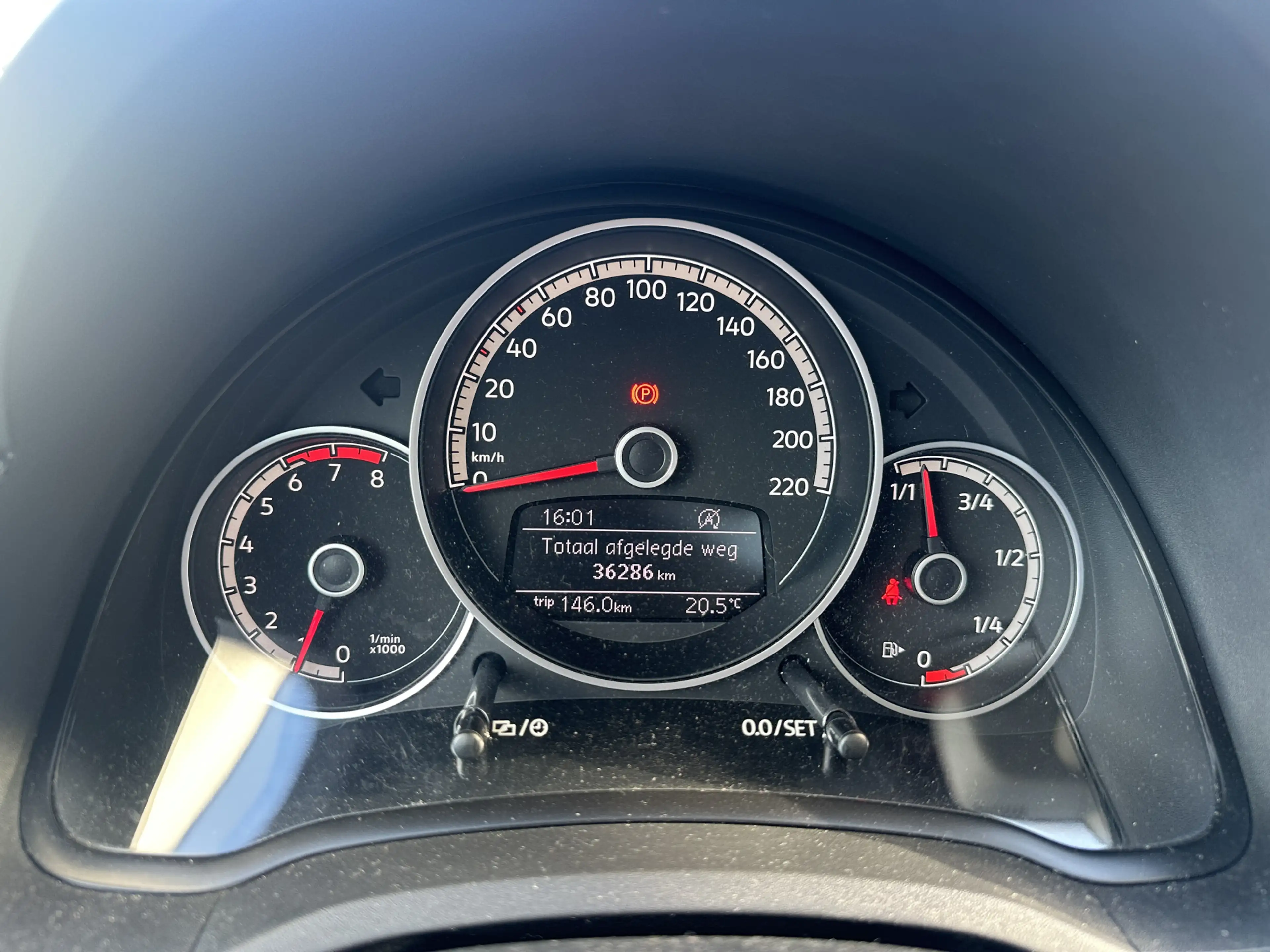 Volkswagen up! 1.0 BMT move up! Cruise Control / Climatronic / Ca — photo 8