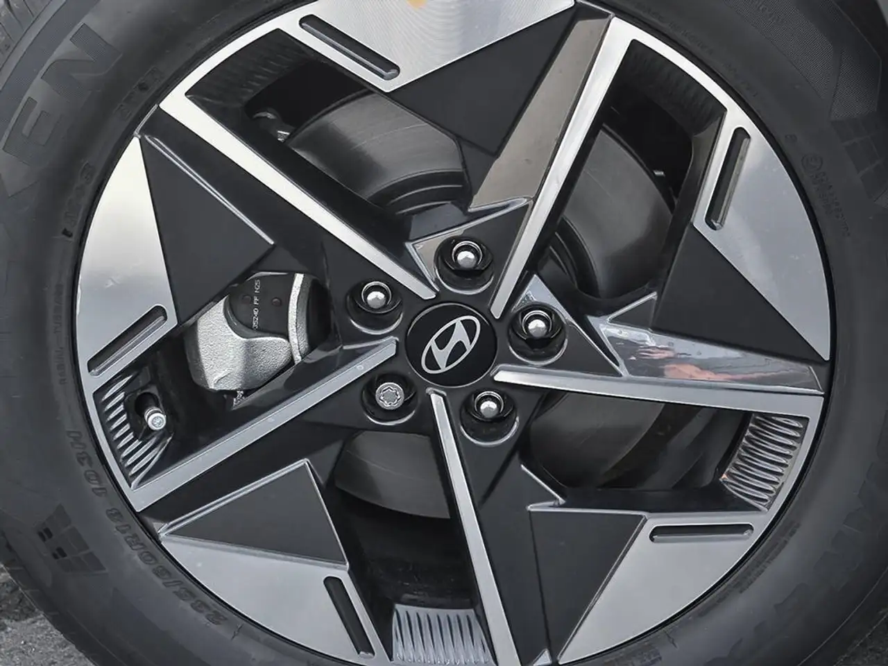 Hyundai TUCSON снимка Hyundai TUCSON