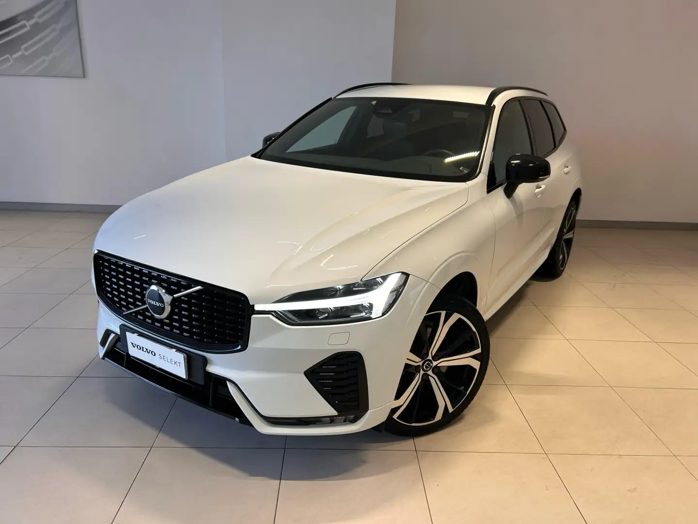 Volvo XC60 B4 (d) AWD Geartronic R-design AUTOCARRO Bianco - 1