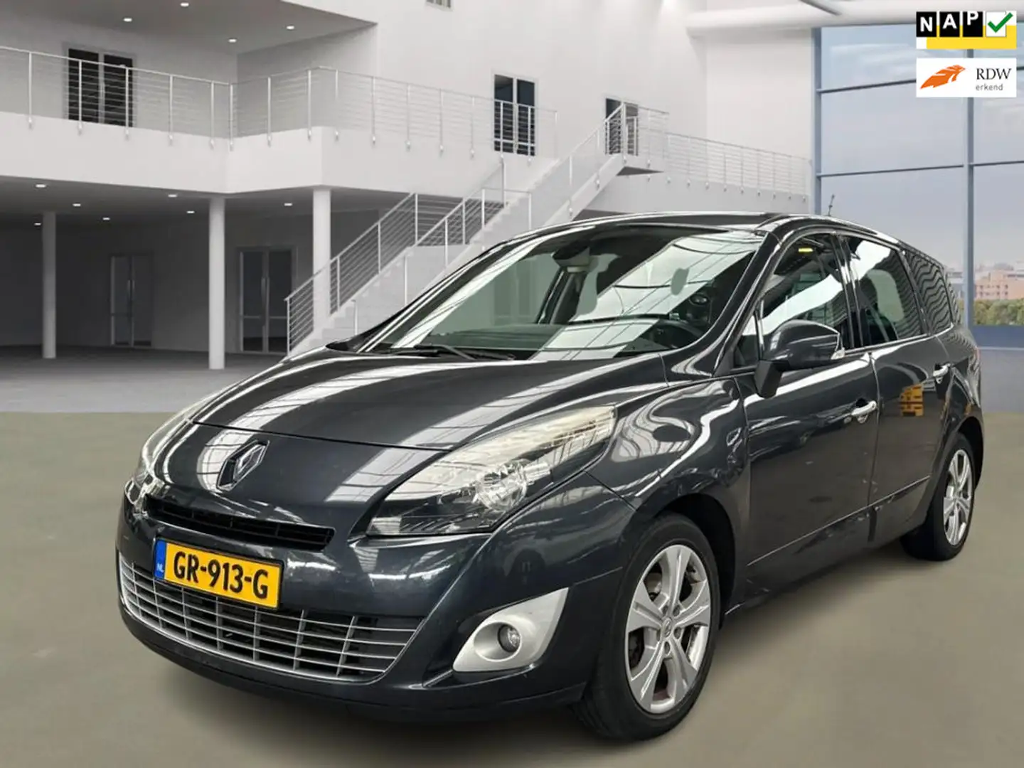 Renault Grand Scenic 1.6 dCi Bose 7PERS/VAKANTIE KLAAR/HALFLEDER/PDC/TR Grijs - 1