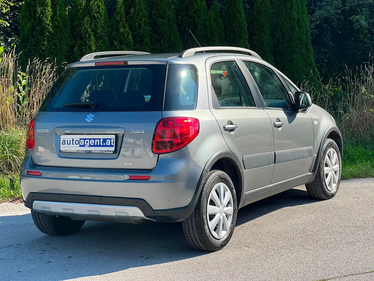 Suzuki SX4 SX4 1,6 VVT 4WD Grau - 2
