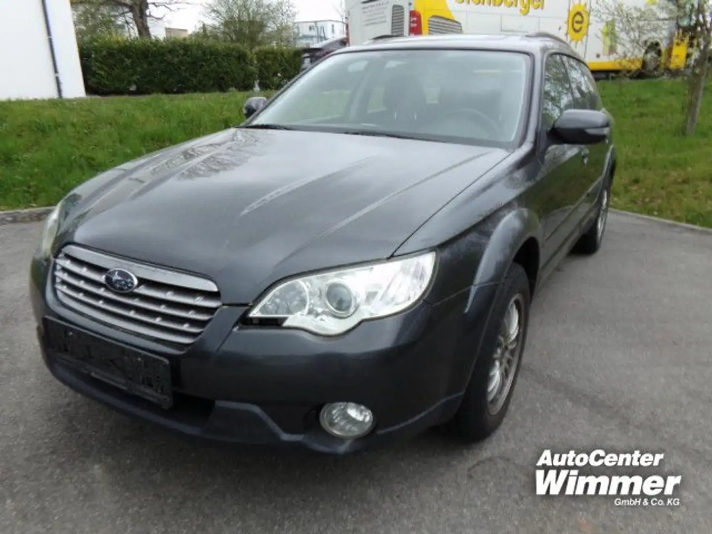 Subaru Legacy Outback 2.5 Celebration 4x4 AHK abnehmbar Grau - 2
