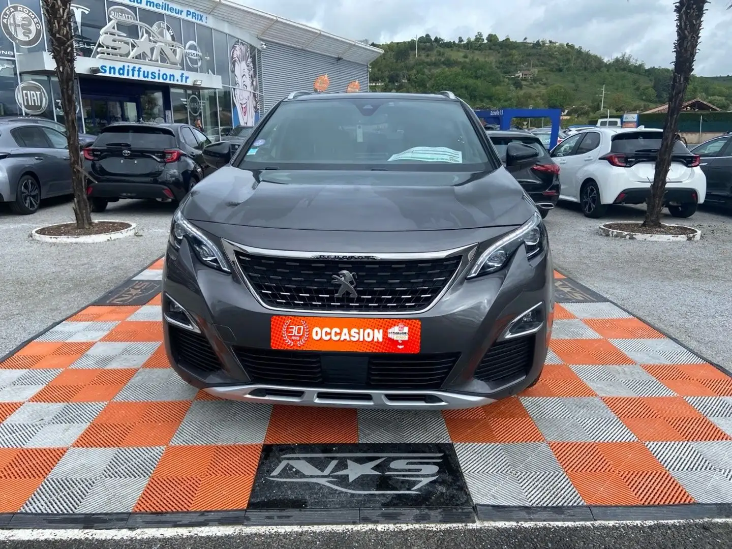 Peugeot 3008 Hybrid 225 e-EAT8 GT Line Hayon Attelage 1Â°Main Grey - 2