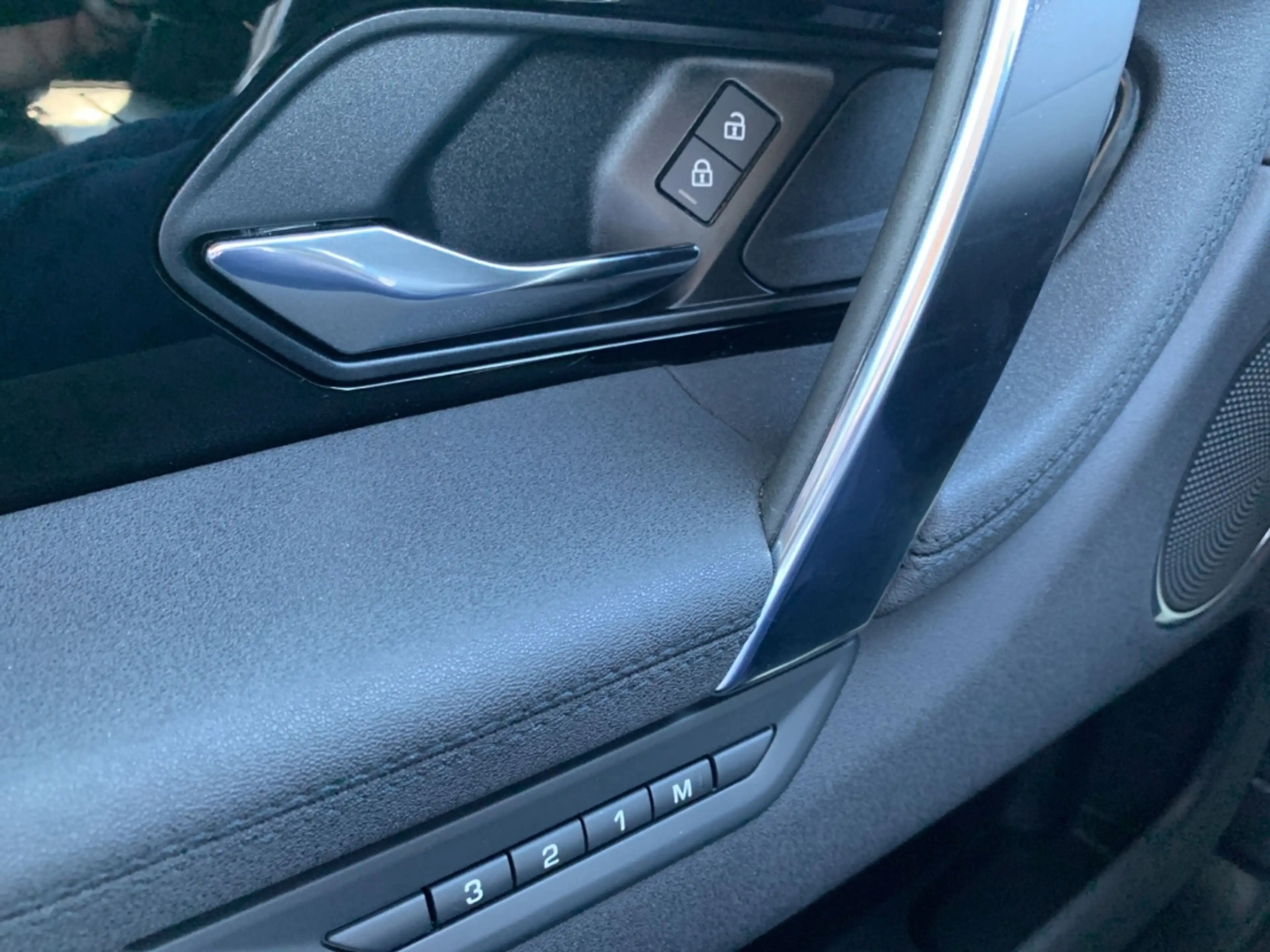 Land Rover Discovery Sport P270e S PANO+20LM-FELGE+DAB+ — photo 15