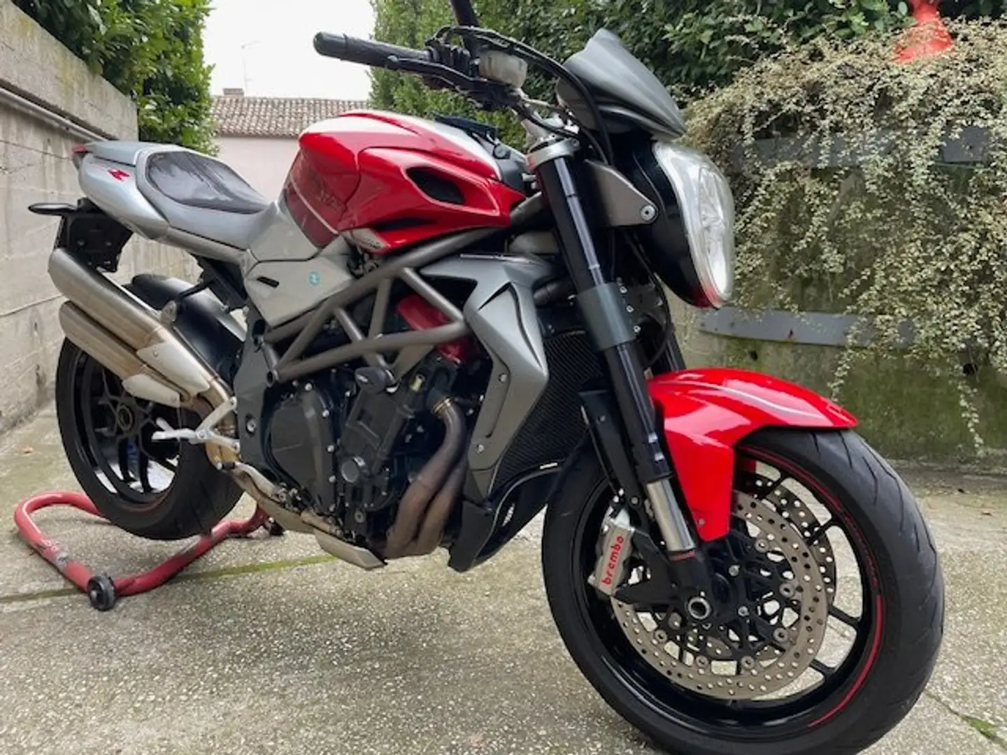 MV Agusta Brutale 1090 RR Красный - 1