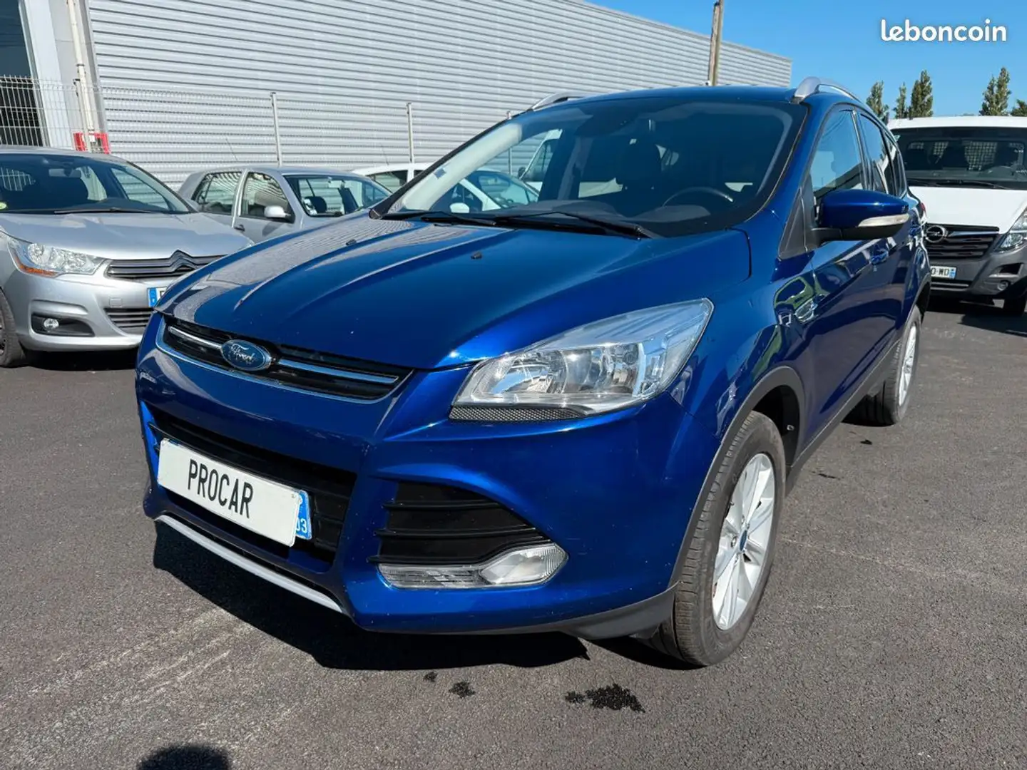 Ford Kuga 2.0 tdci 150 titanium Bleu - 1