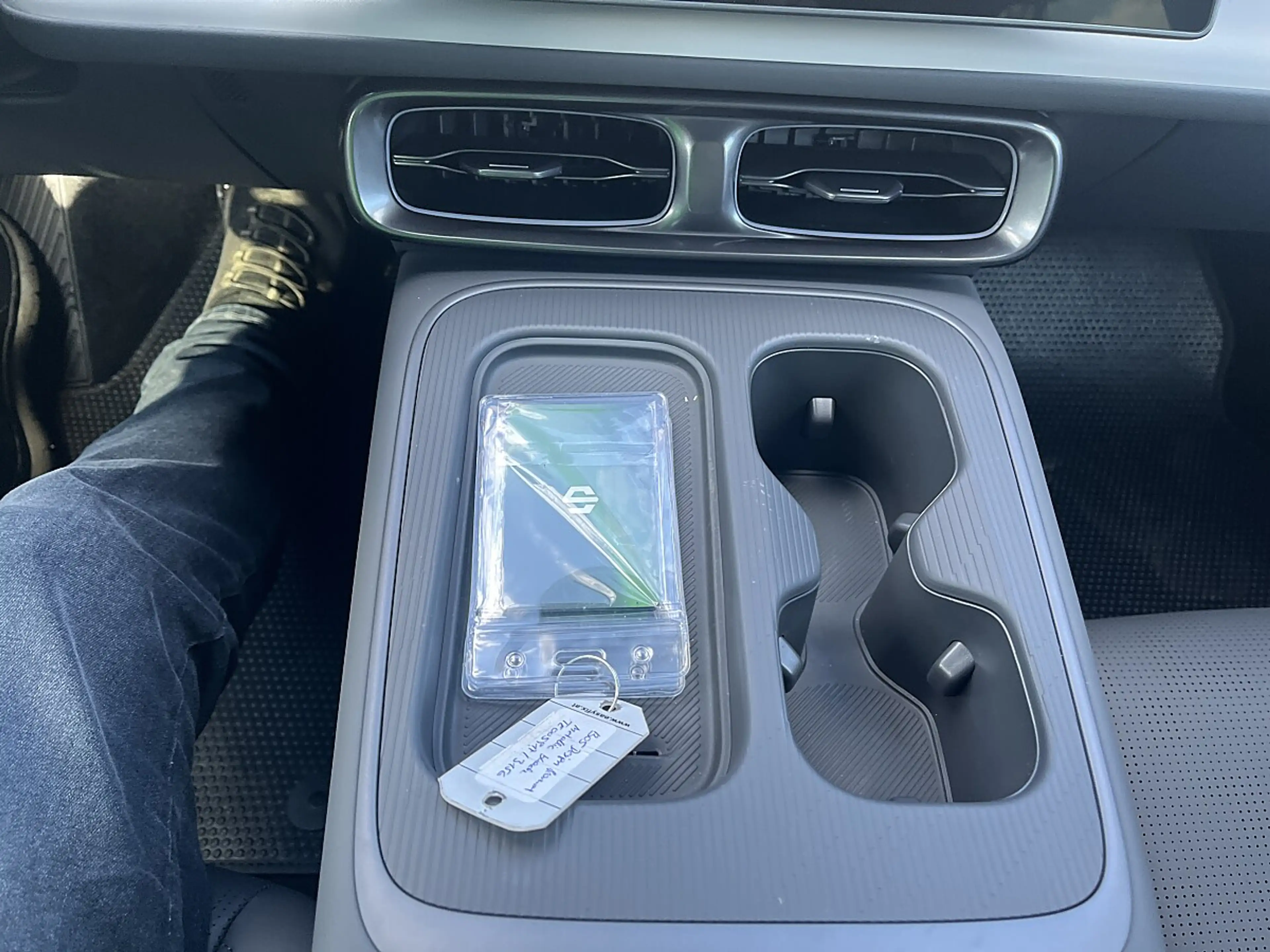 Leapmotor B05 67,1kWh Design Pro Max — photo 9