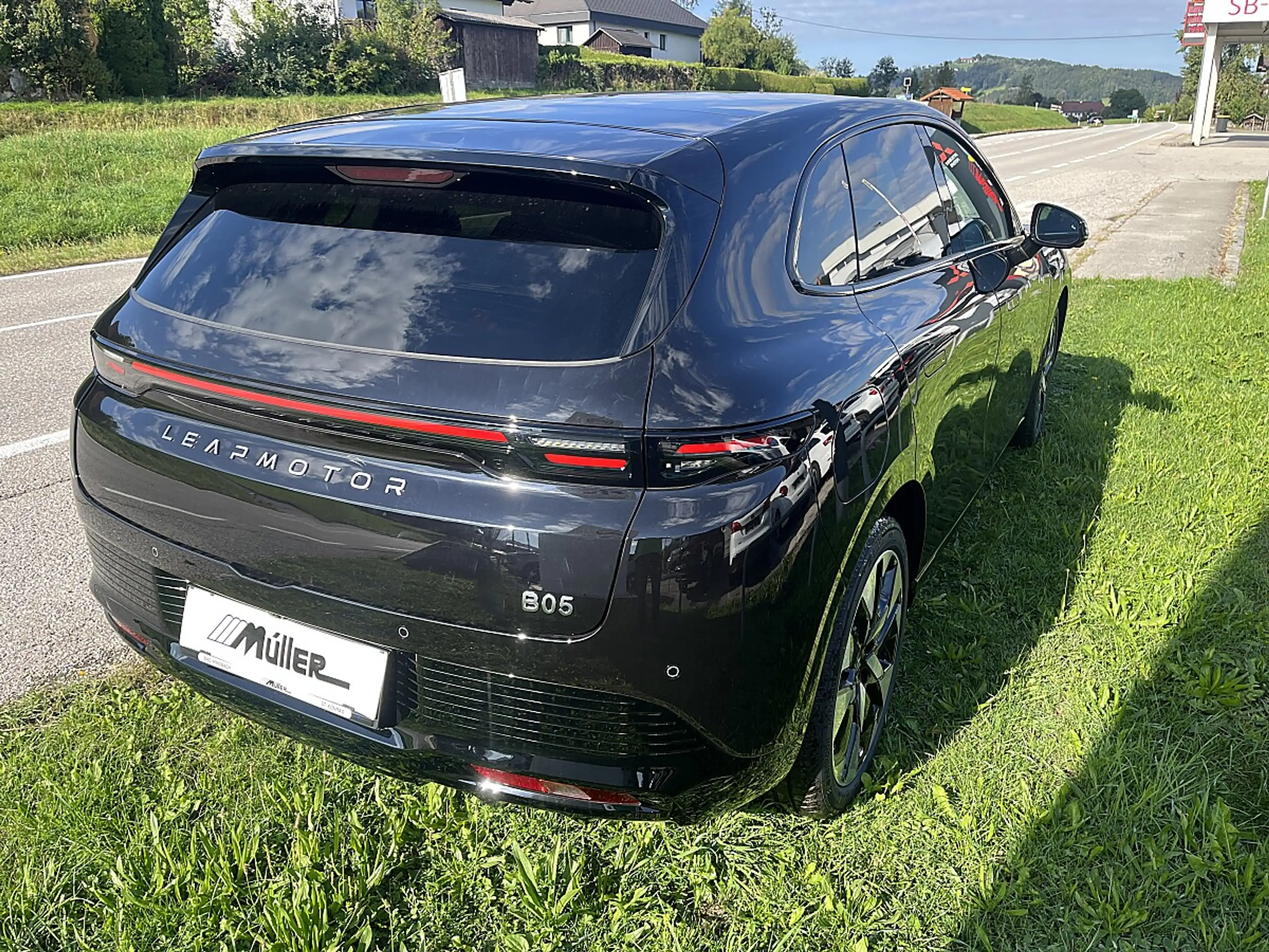 Leapmotor B05 67,1kWh Design Pro Max — photo 4