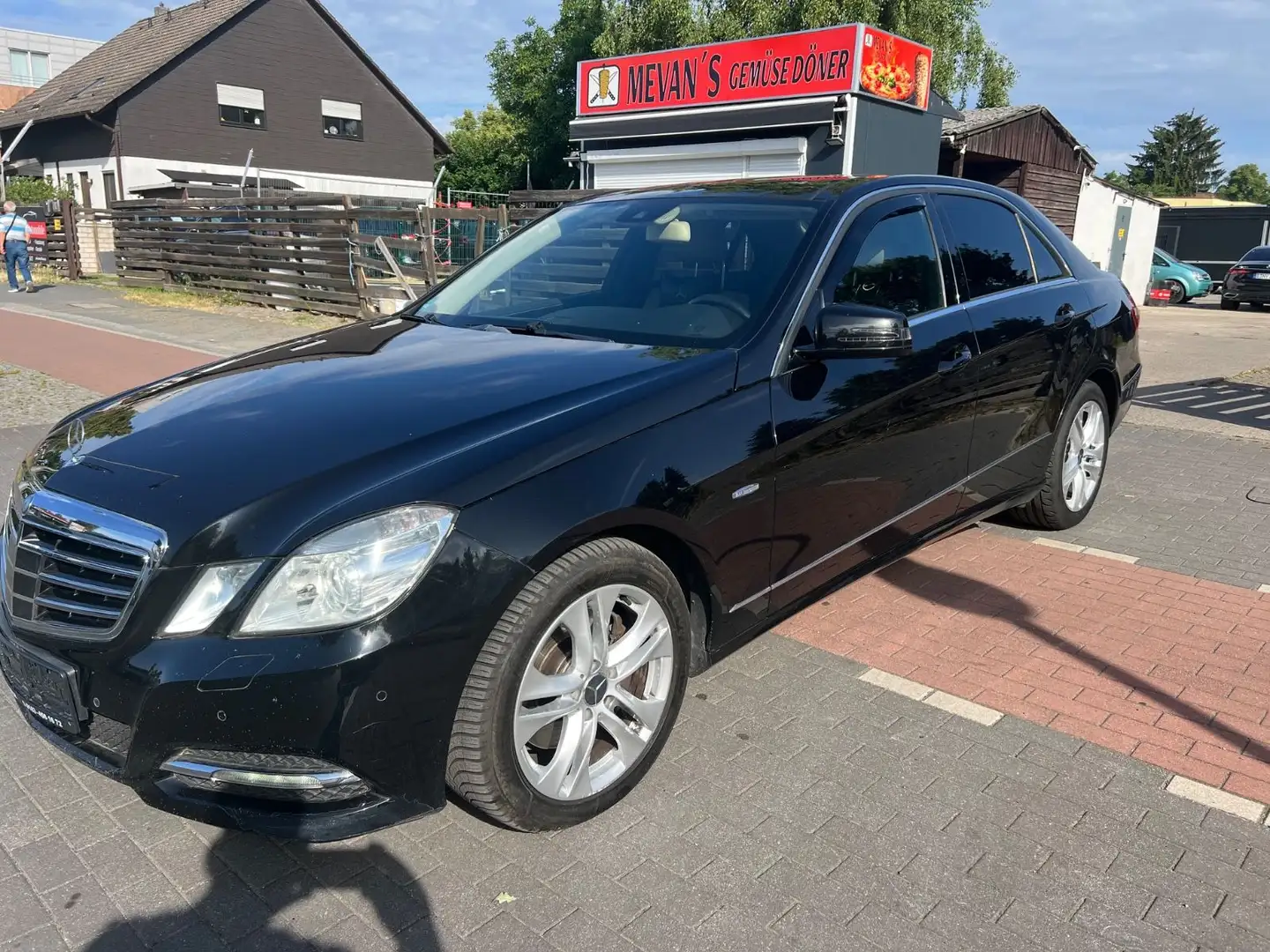 Mercedes-Benz E 350 E -Klasse Lim. E 350 CDI 4Matic,Vollausst. Noir - 2