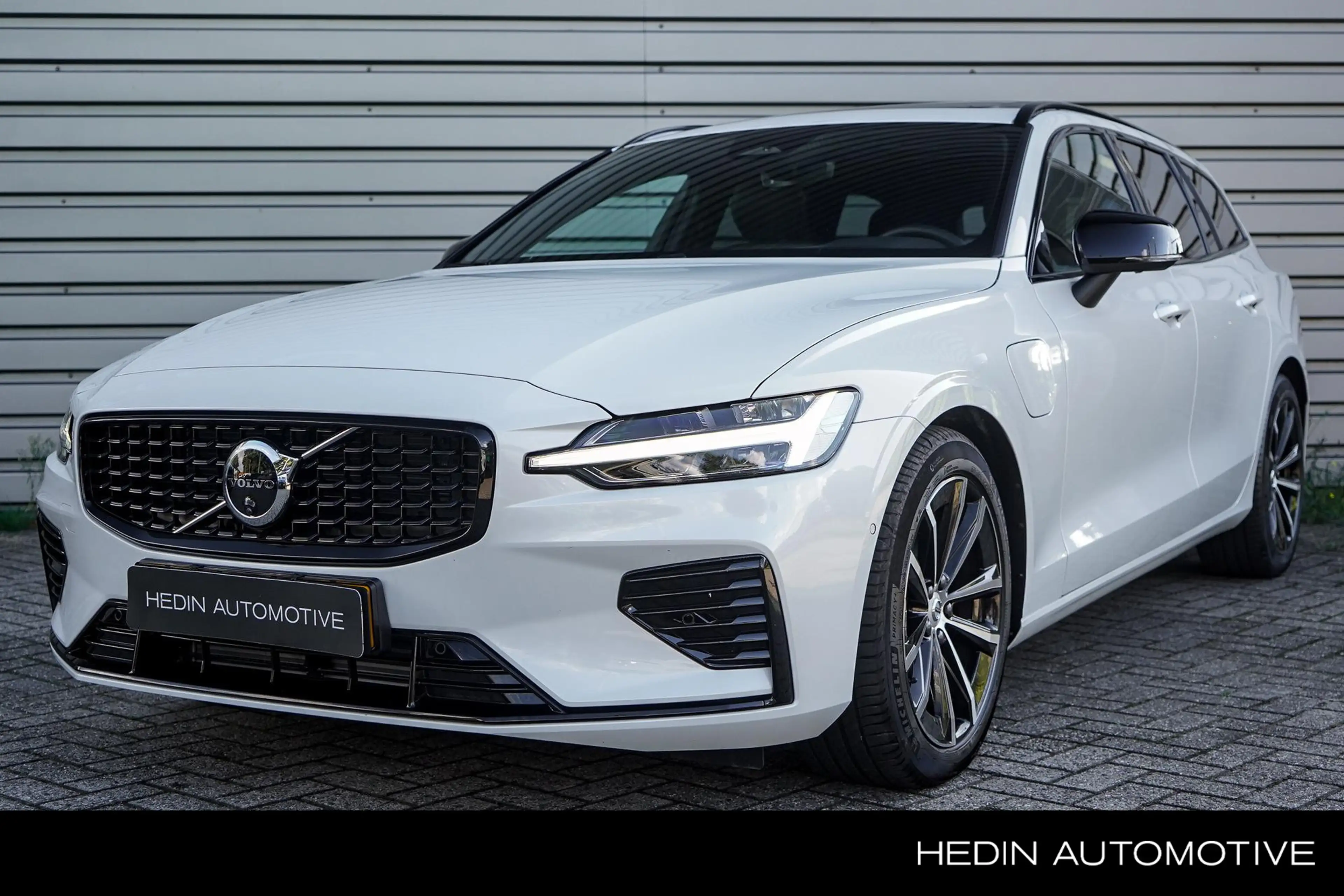 Volvo V60 2.0 T8 Plug-in hybrid AWD Plus Dark |  360 Camera