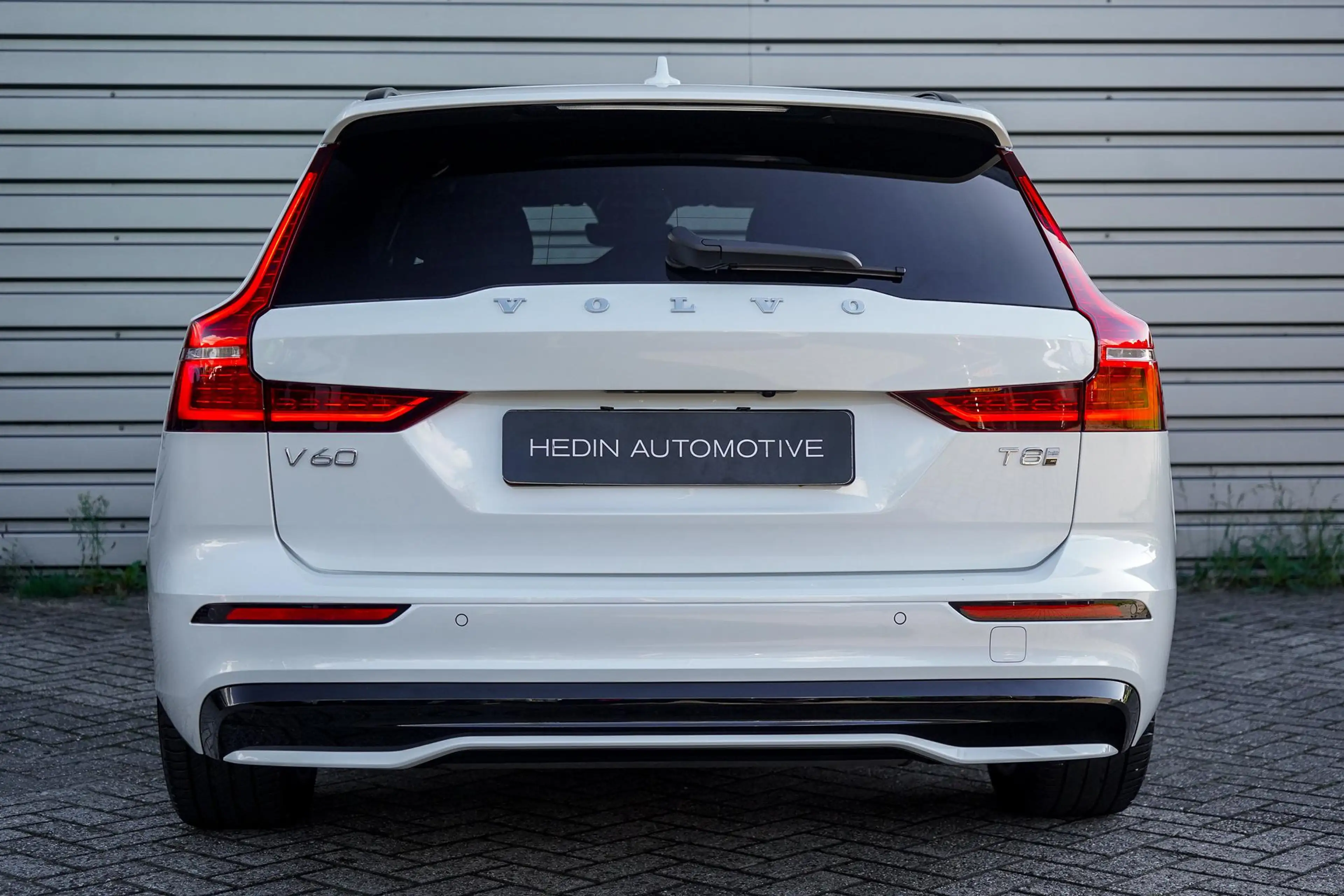 Volvo V60 2.0 T8 Plug-in hybrid AWD Plus Dark |  360 Camera — photo 5