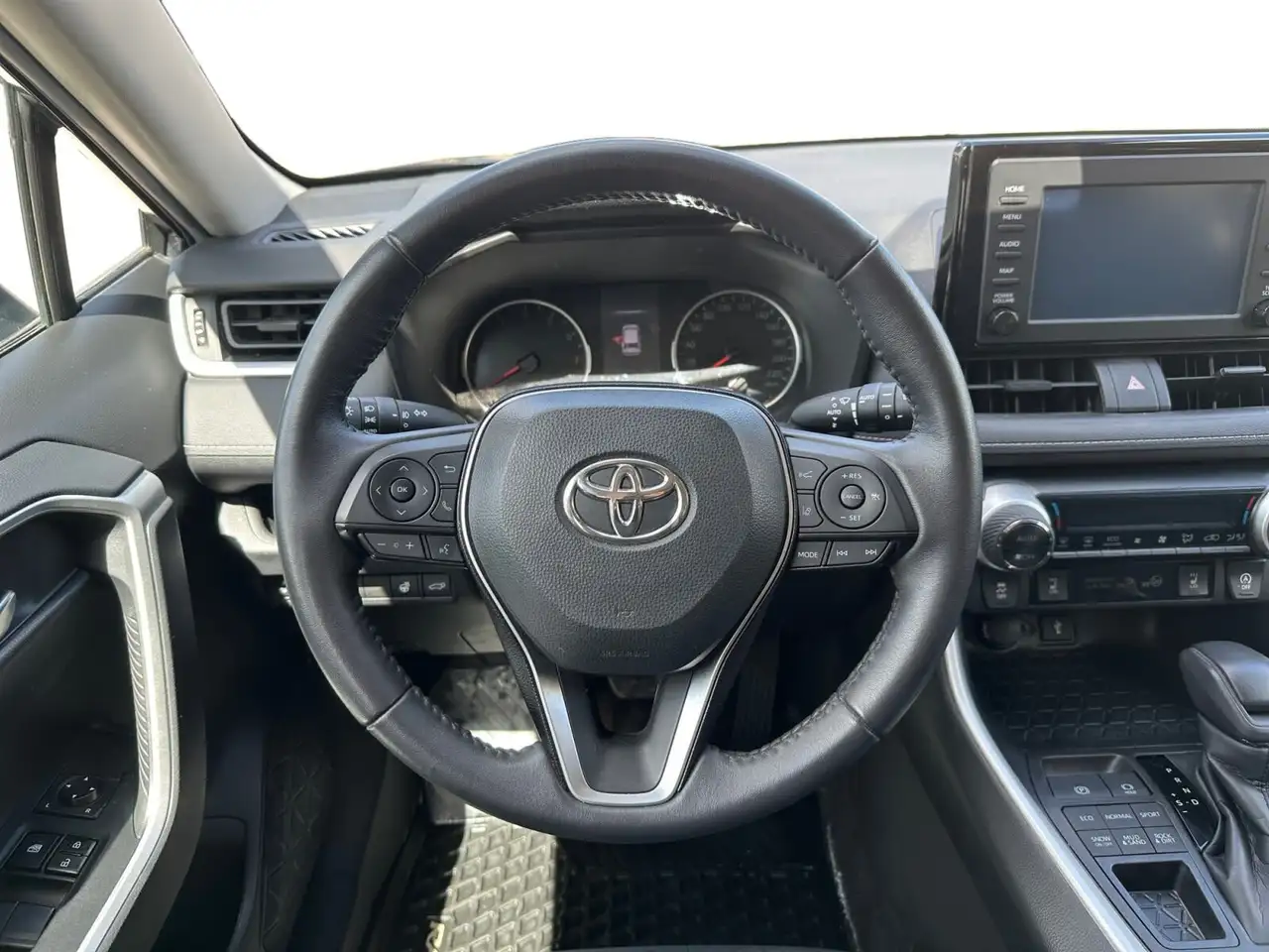 Toyota RAV 4 снимка Toyota RAV 4