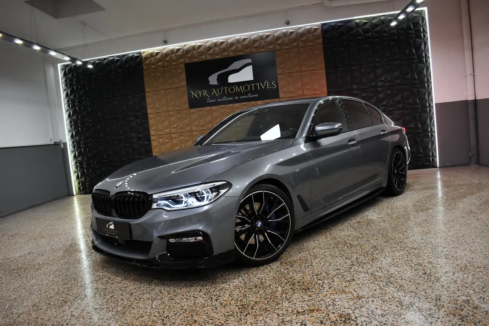 BMW 530 i xDrive M-PERFORMANCE, LED, ACC, HUD, H&K, M-GURT Gris - 1