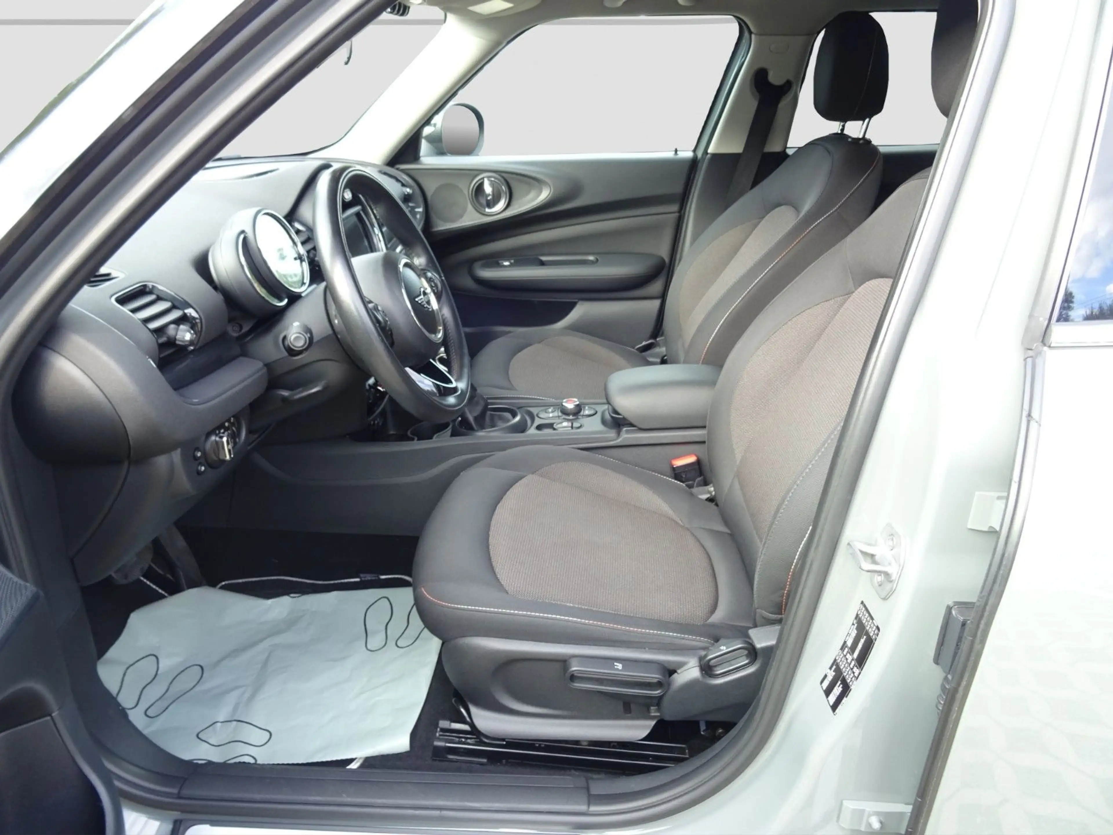 MINI One Clubman One — photo 10