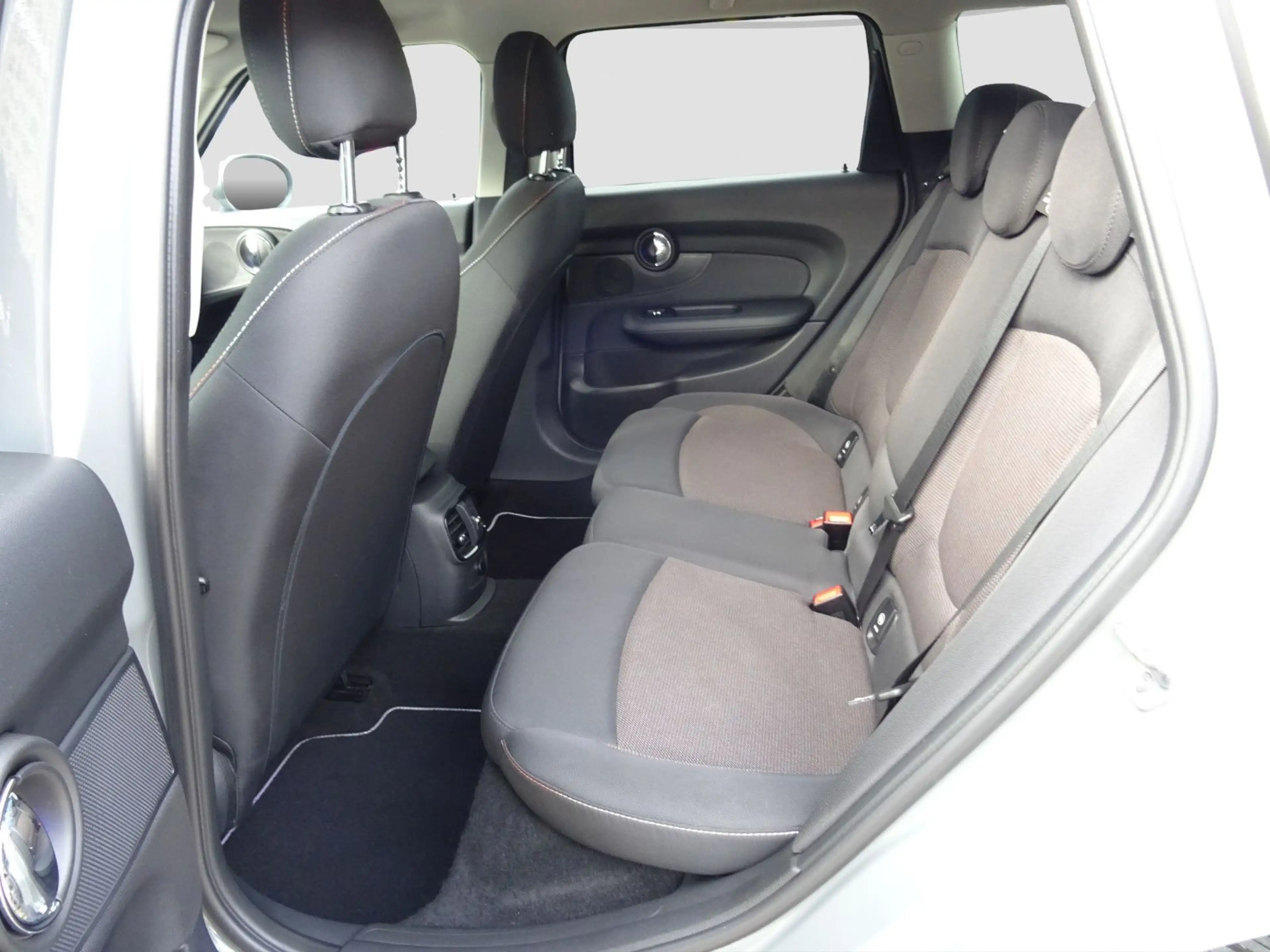 MINI One Clubman One — photo 12