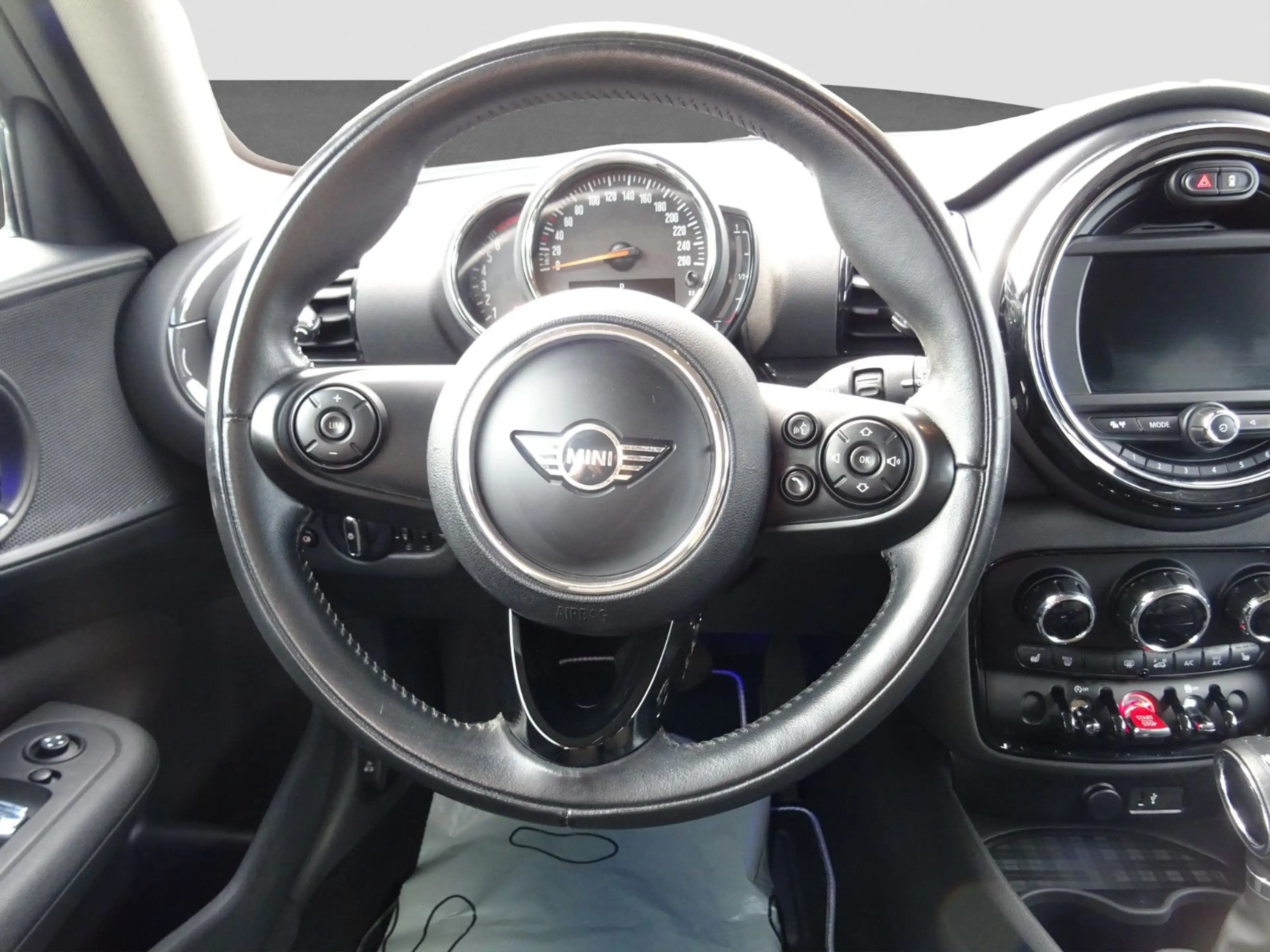 MINI One Clubman One — photo 14