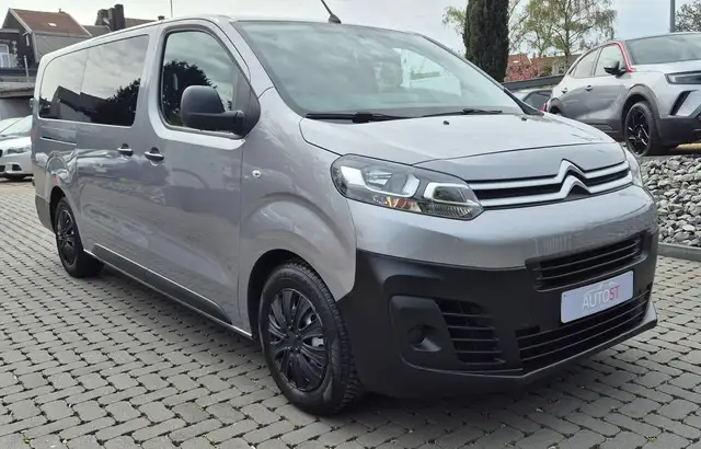 Citroen Jumpy XL 9places ( long chassis )