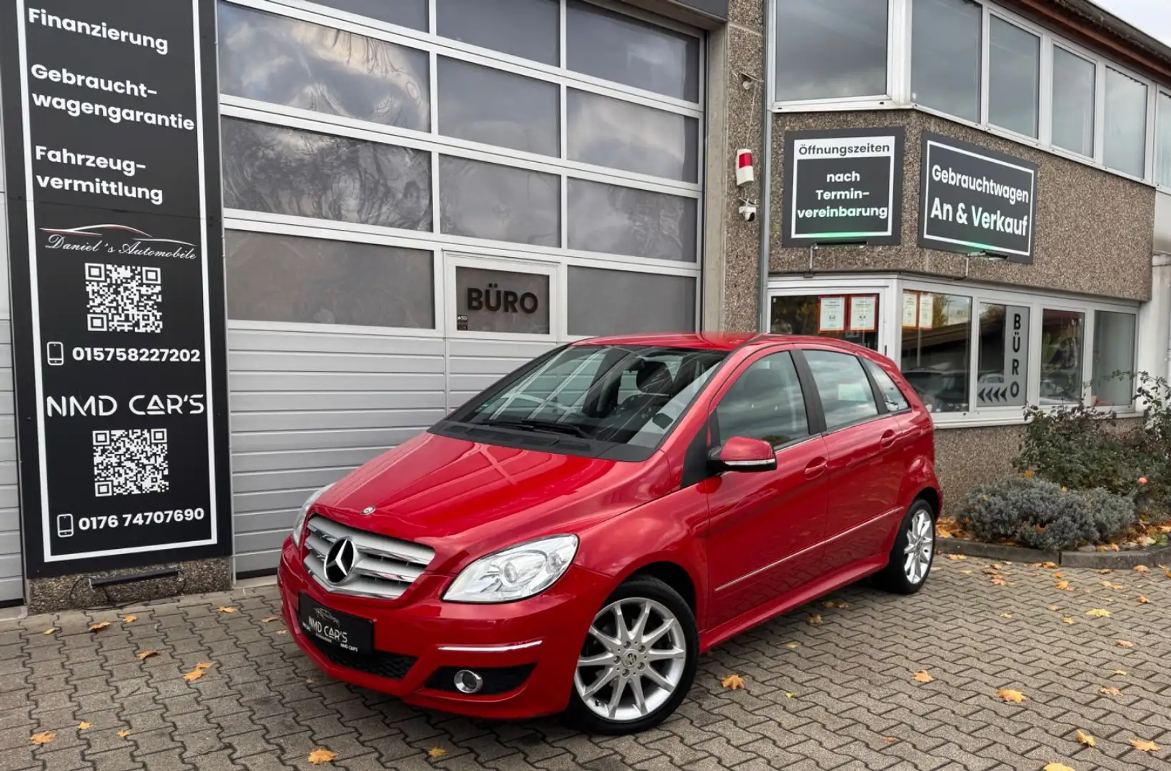 Mercedes-Benz B 180 B -Klasse B 180 AUTOMATIK/PDC/TEMPOMAT Rot - 1