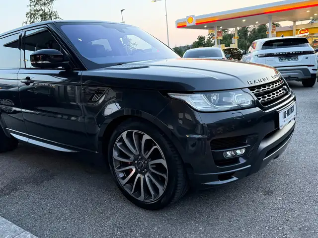 Land Rover Range Rover Sport view 4