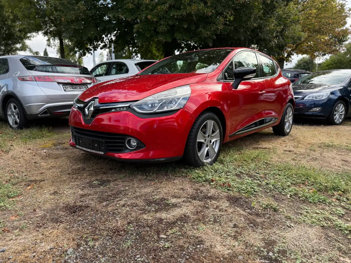 Renault Clio IV Luxe Rot - 1