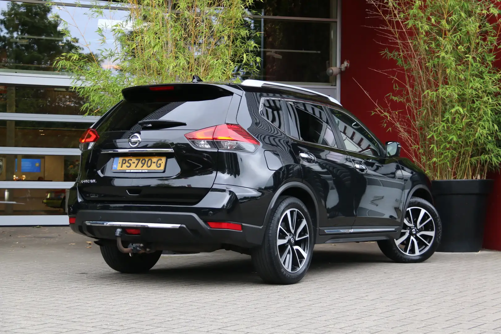 Nissan X-Trail 1.6 DIG-T Tekna | Panoramadak | Dodehoekdetectie | Noir - 2