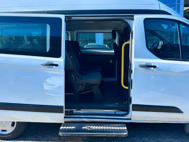 Ford Transit Custom view 11